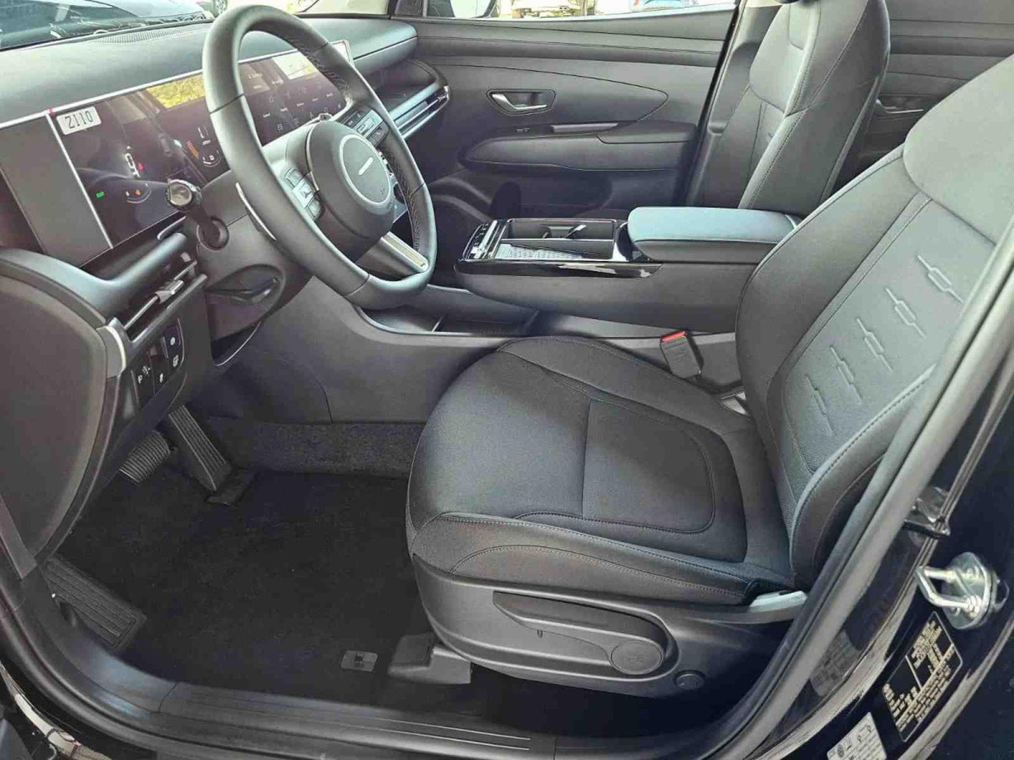 Hyundai Tucson 1.6 T-GDI HEV 215 AT E-Motion (2025) - Photo 6