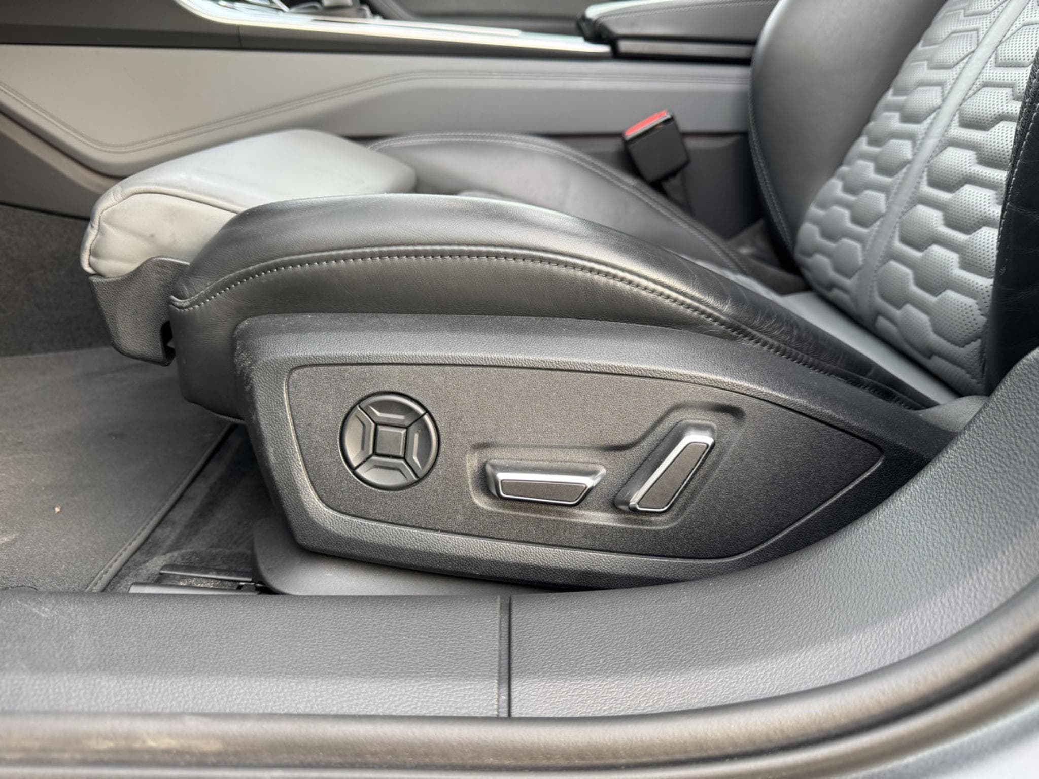 Audi RS6 EXCLUSIVE / B&O / MATRIX (2022) - Photo 12