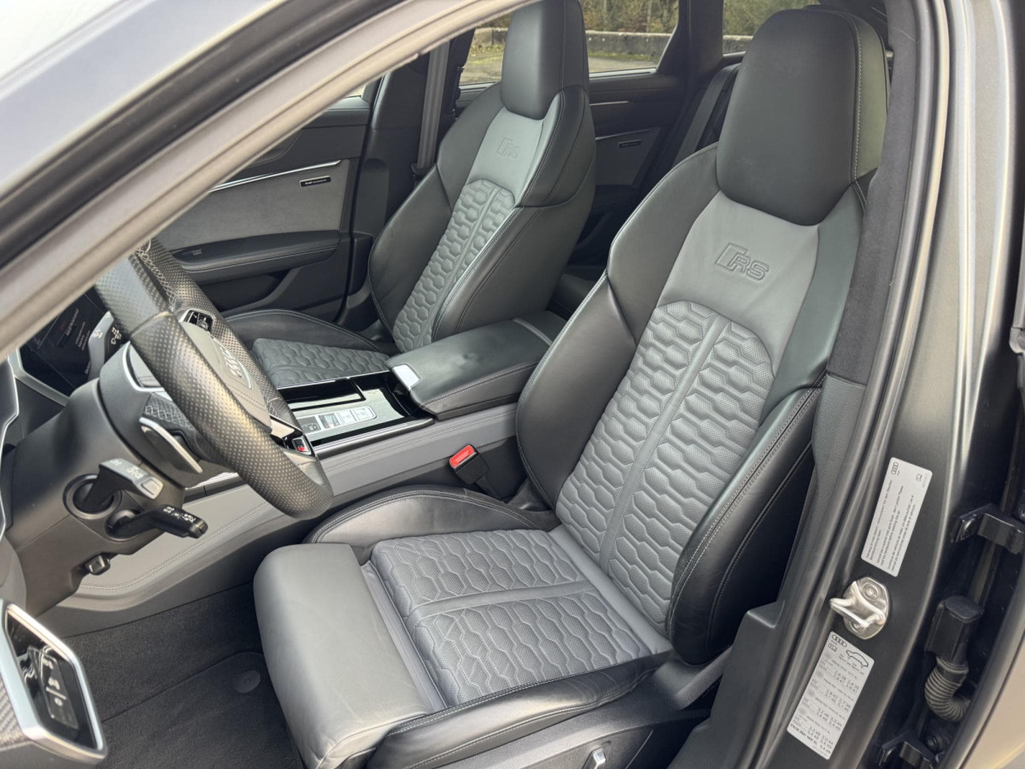 Audi RS6 EXCLUSIVE / B&O / MATRIX (2022) - Photo 5