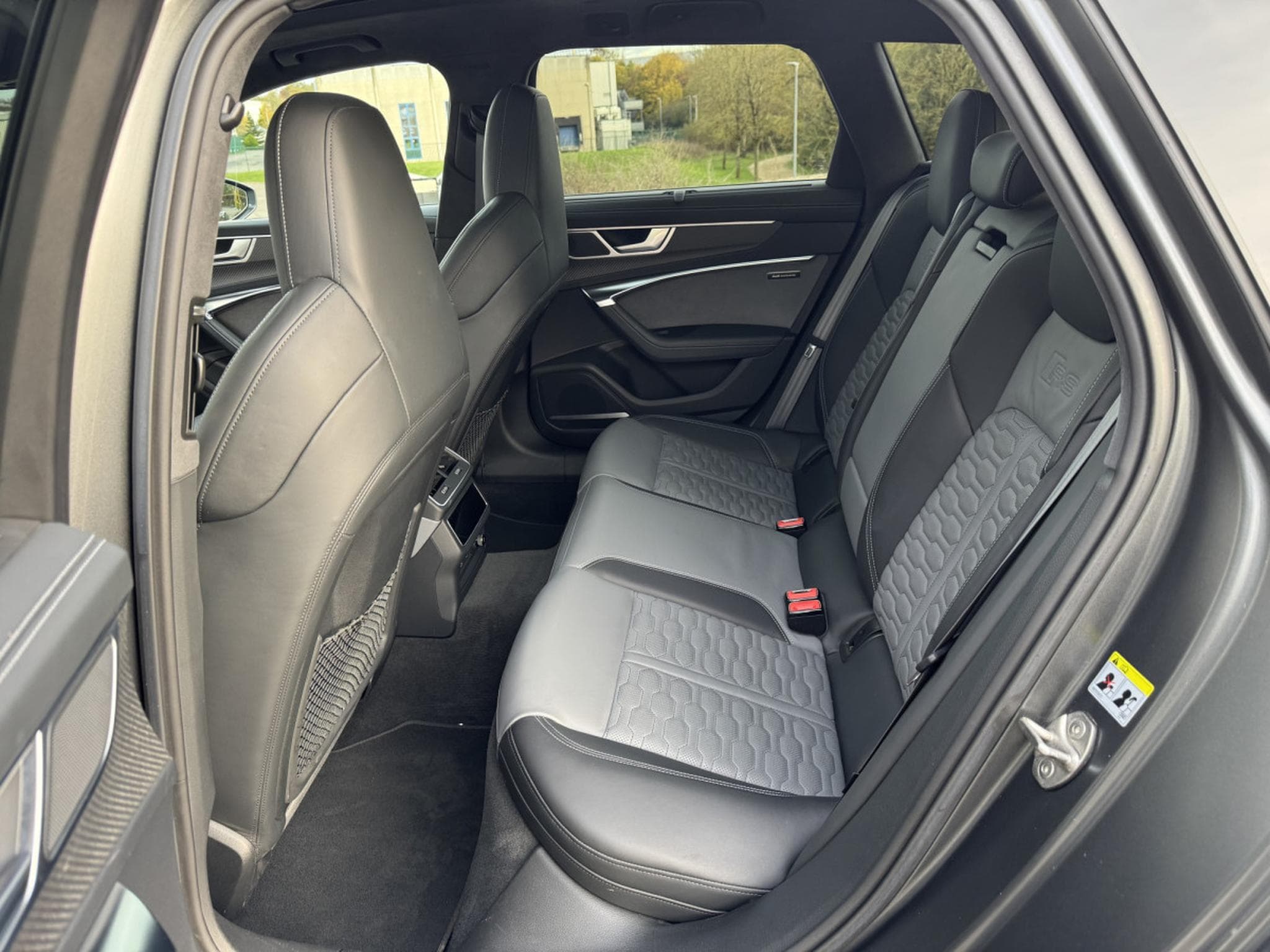 Audi RS6 EXCLUSIVE / B&O / MATRIX (2022) - Photo 9