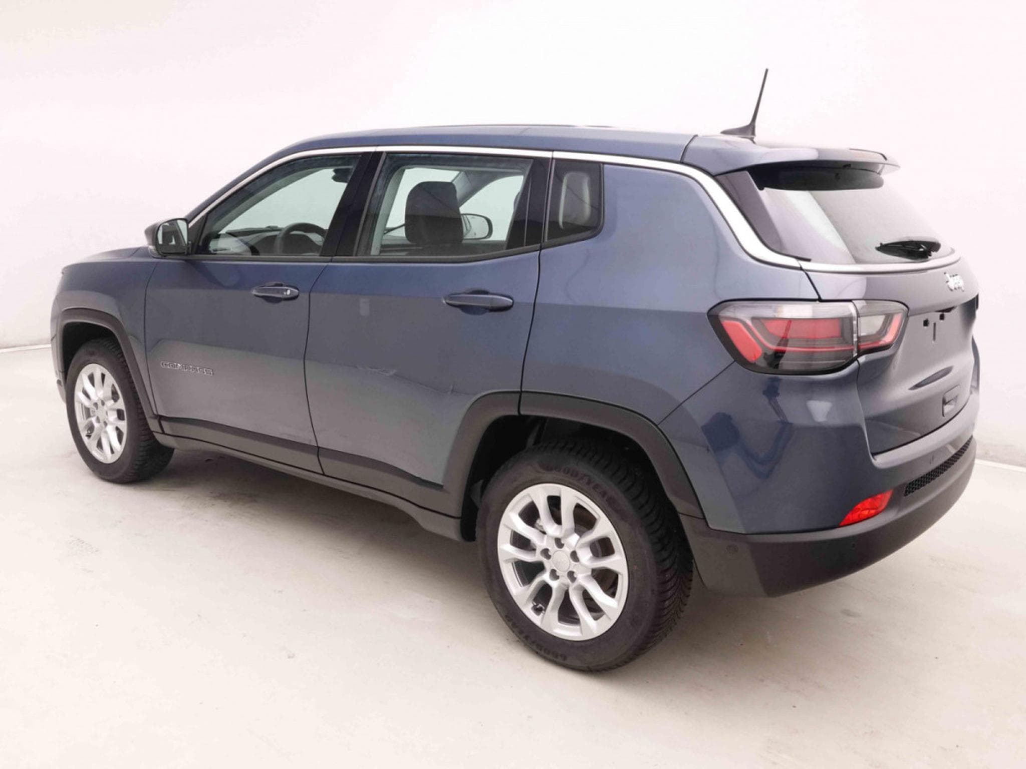 Jeep Compass 1.5 T4 e-Hybrid 131 DCT Altitude (2025) - Photo 3
