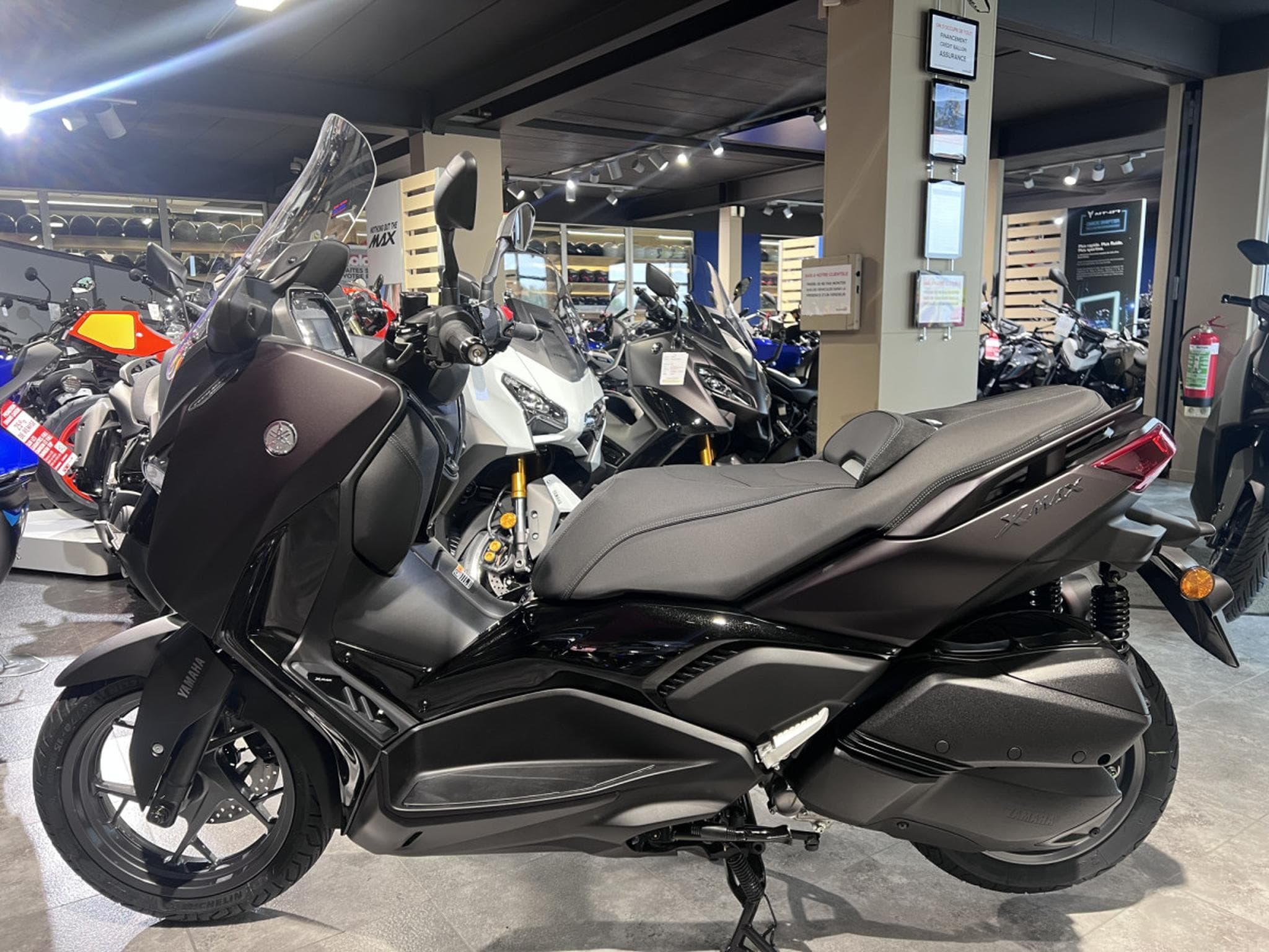 Yamaha X-Max TECH MAX + (2026) - Photo 4