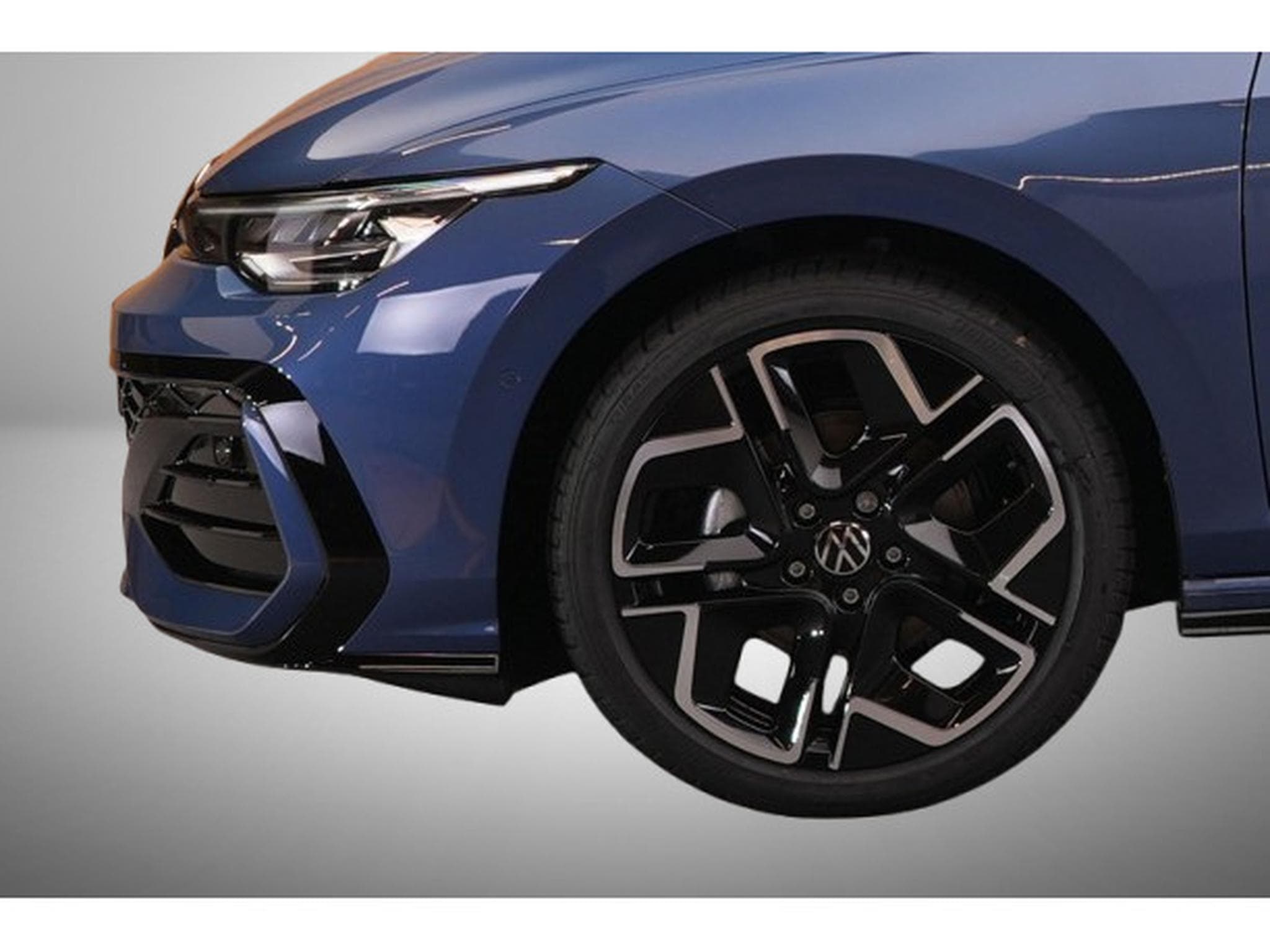 VW Golf 1.5 eTSI mHEV 150 DSG R-Line (2025) - Photo 7