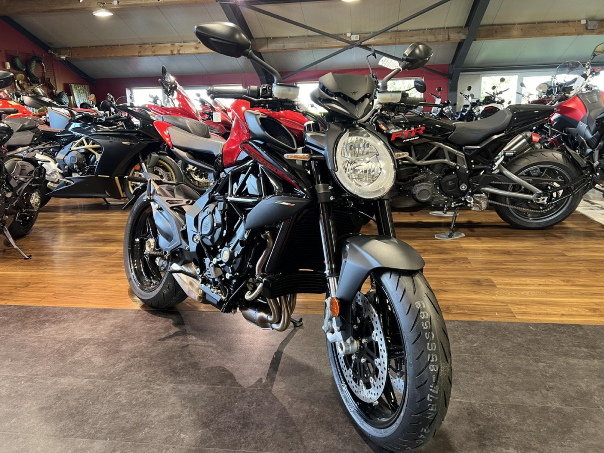 MV Agusta Brutale (2025) - Foto 7