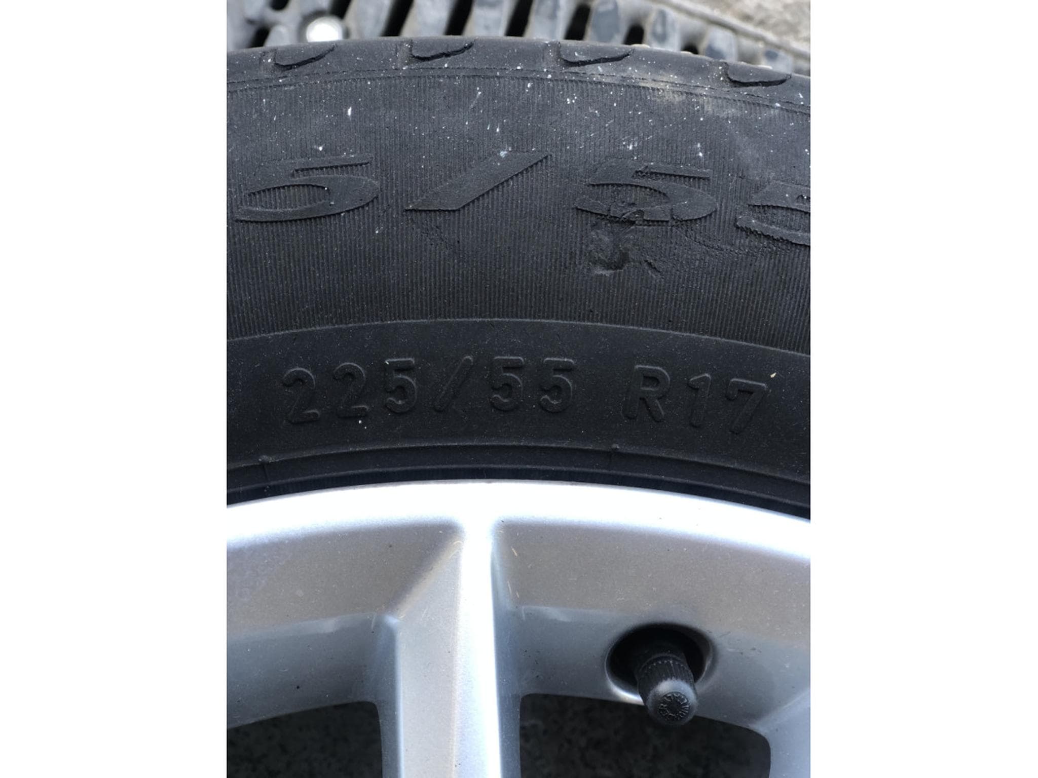 Jantes alu + Pneus é – 17" - Photo 4