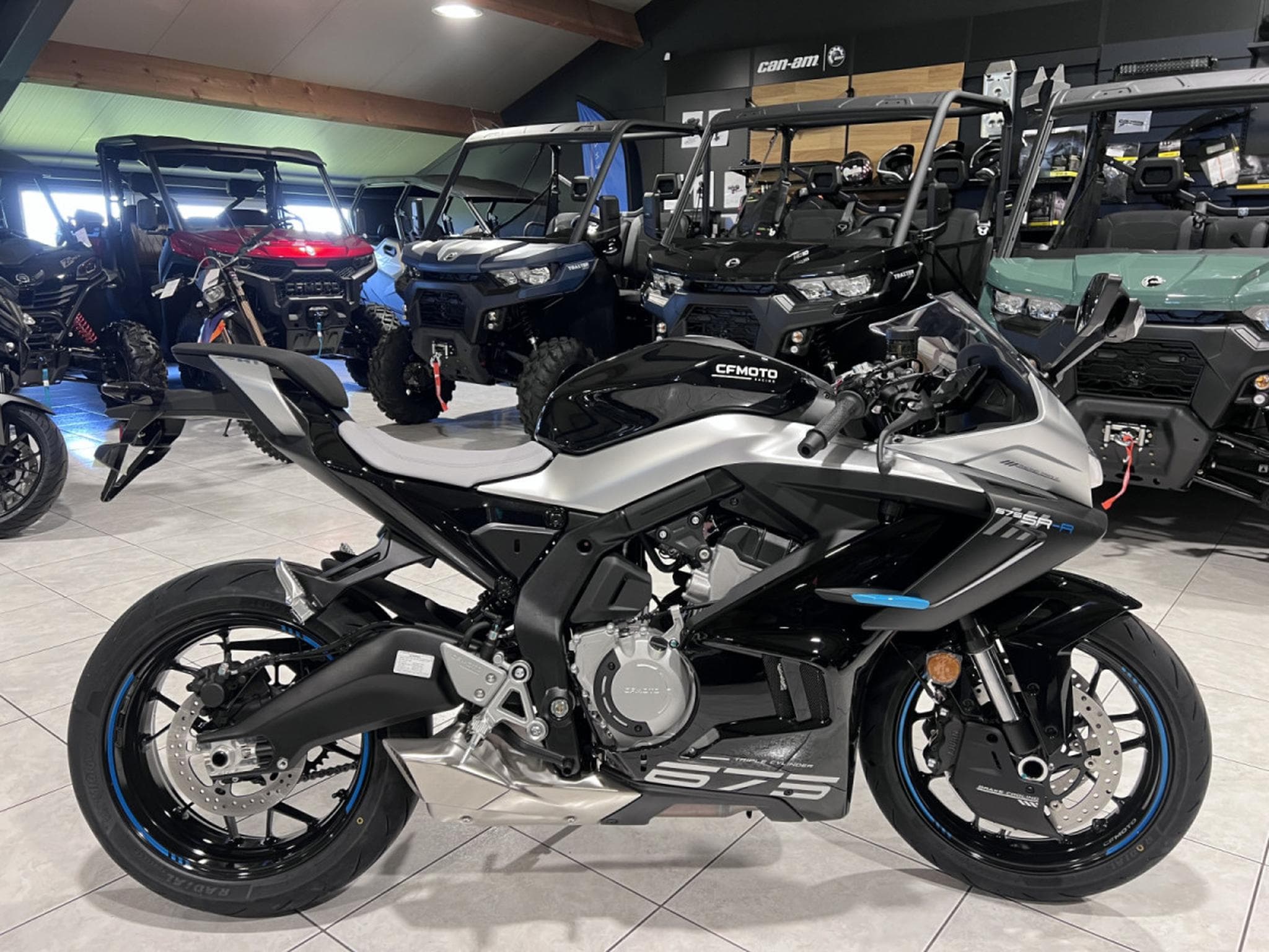 CF Moto 675 SR-R (2026) - Foto 1