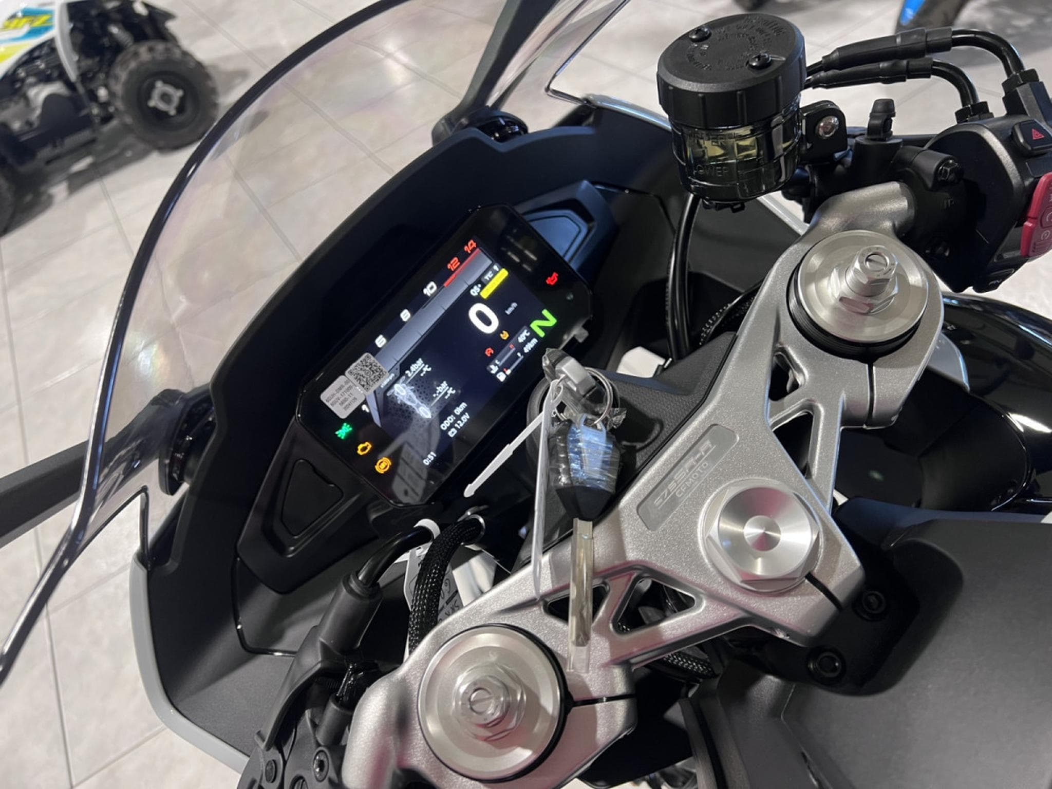 CF Moto 675 SR-R (2026) - Foto 7