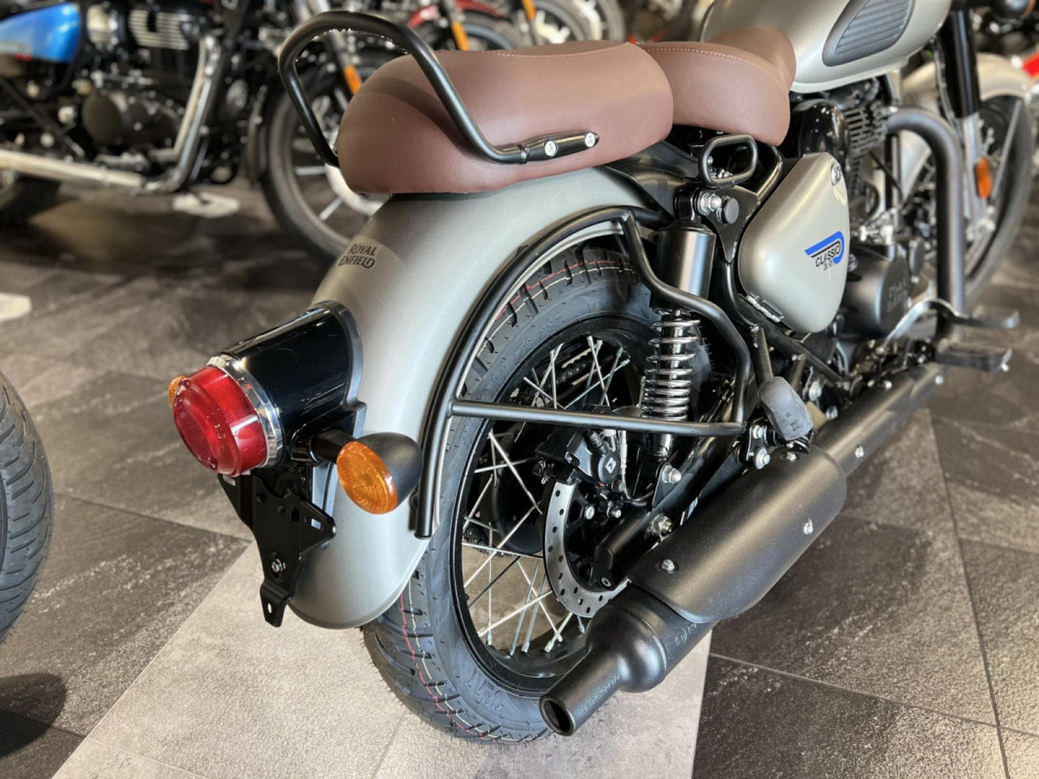 Royal Enfield Classic 350 Grey (2026) - Foto 3