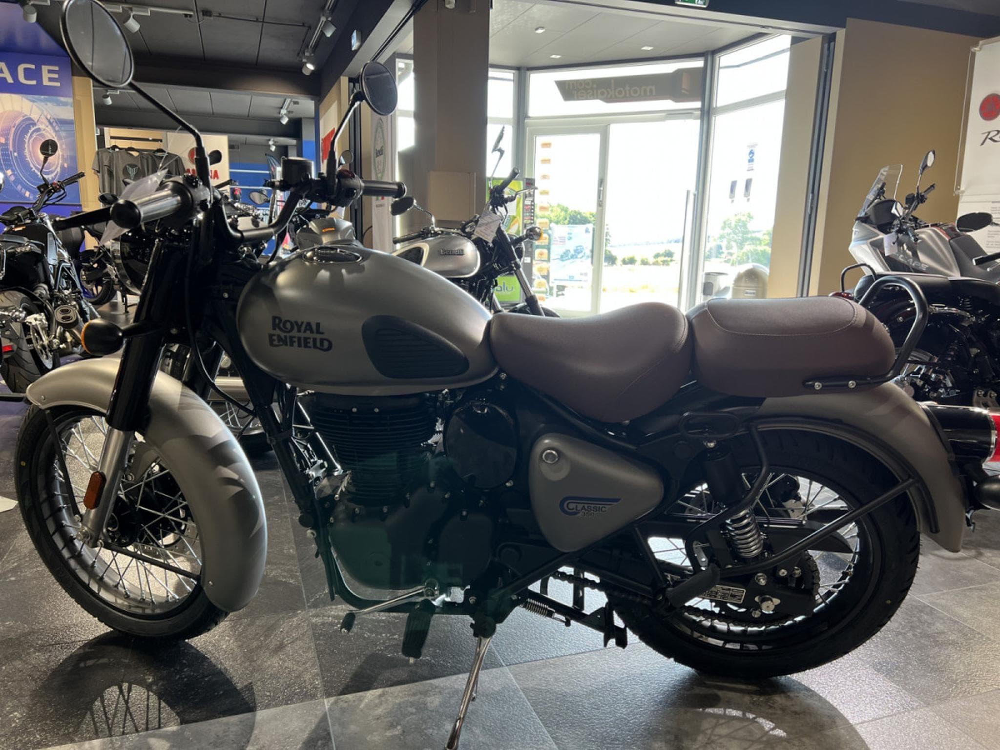 Royal Enfield Classic 350 Grey (2026) - Foto 4