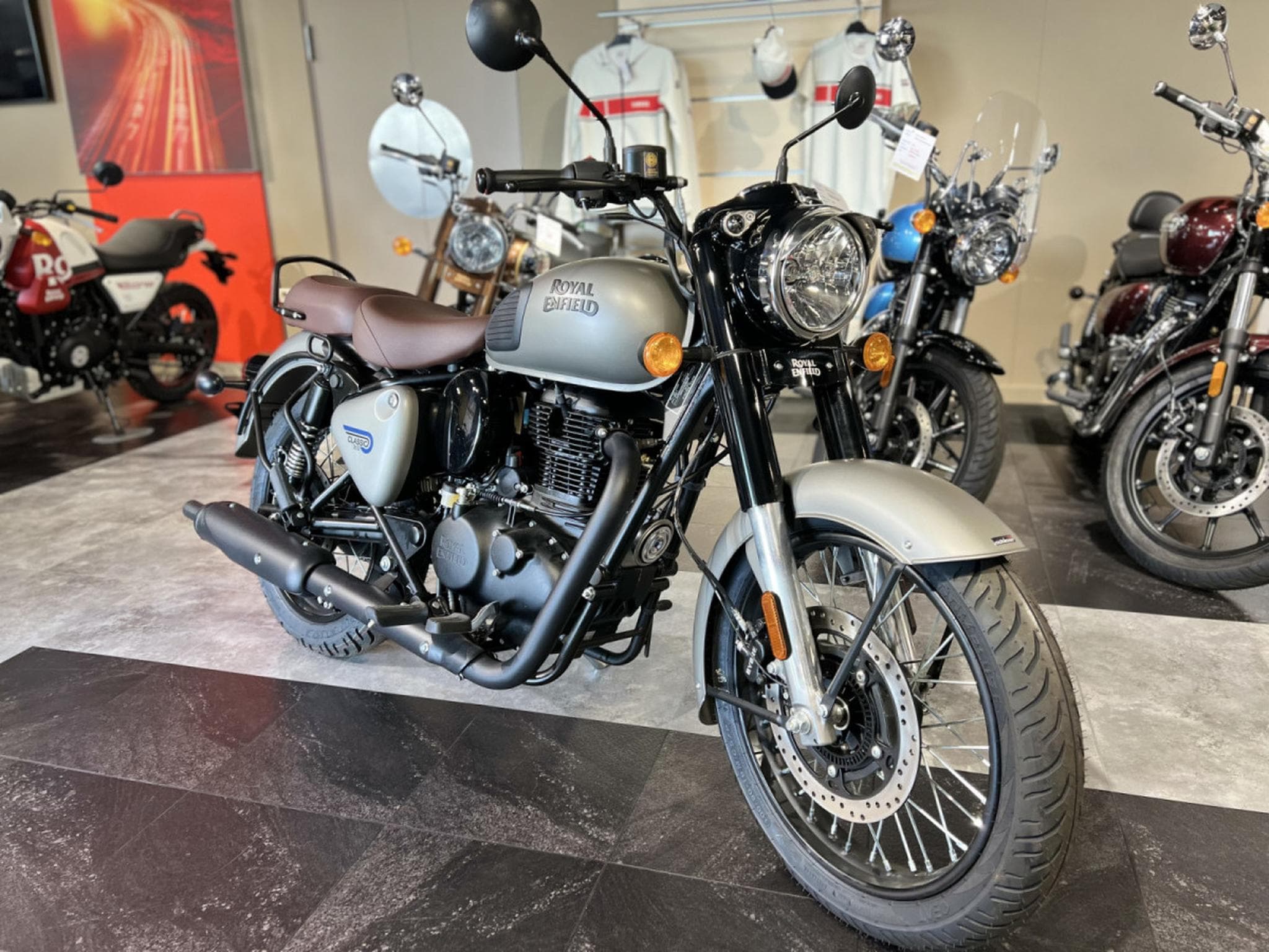 Royal Enfield Classic 350 Grey (2026) - Foto 6