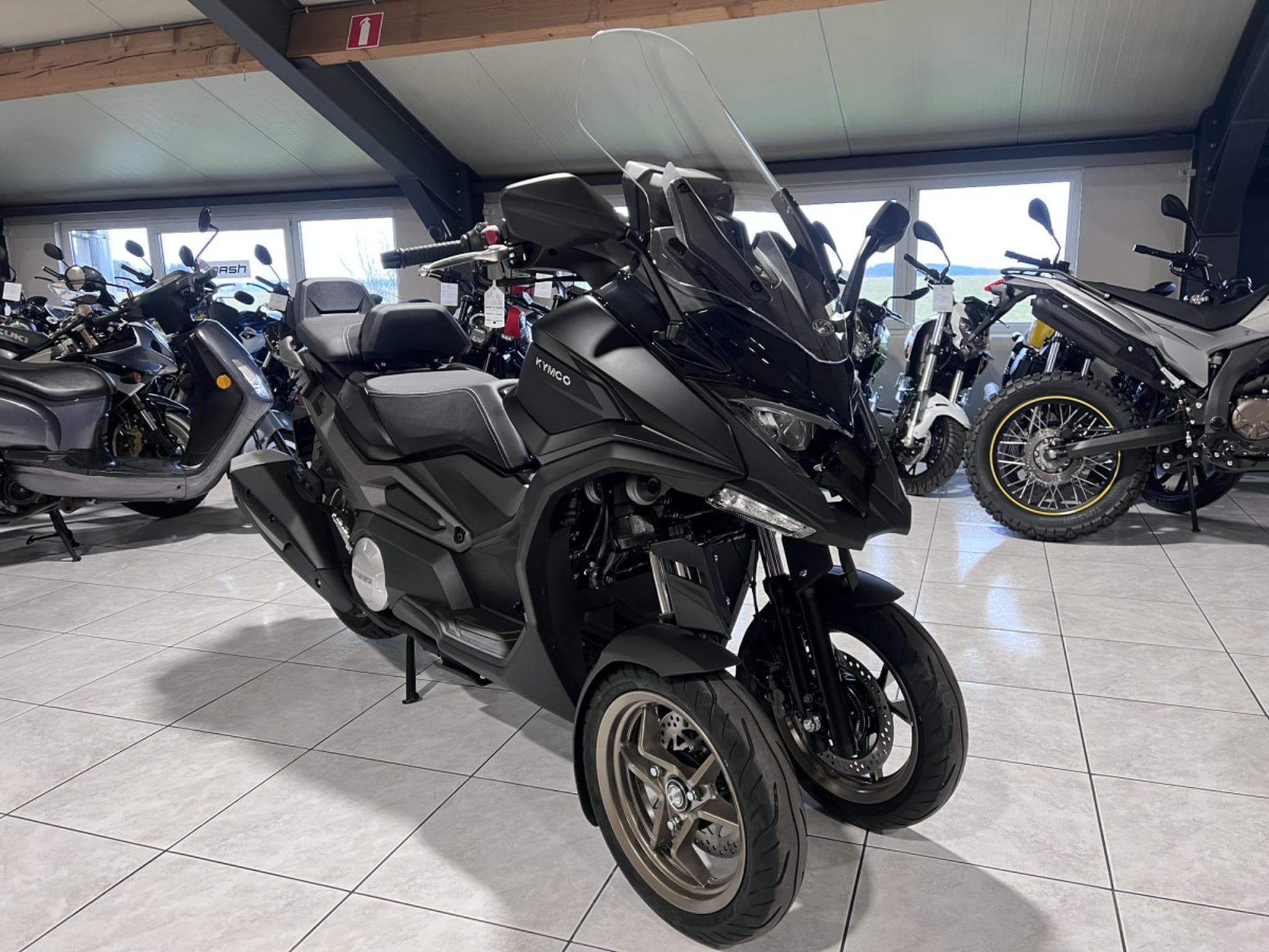 Kymco CV3 550 immatriculée 0 kilomètres (2026) - Foto 7
