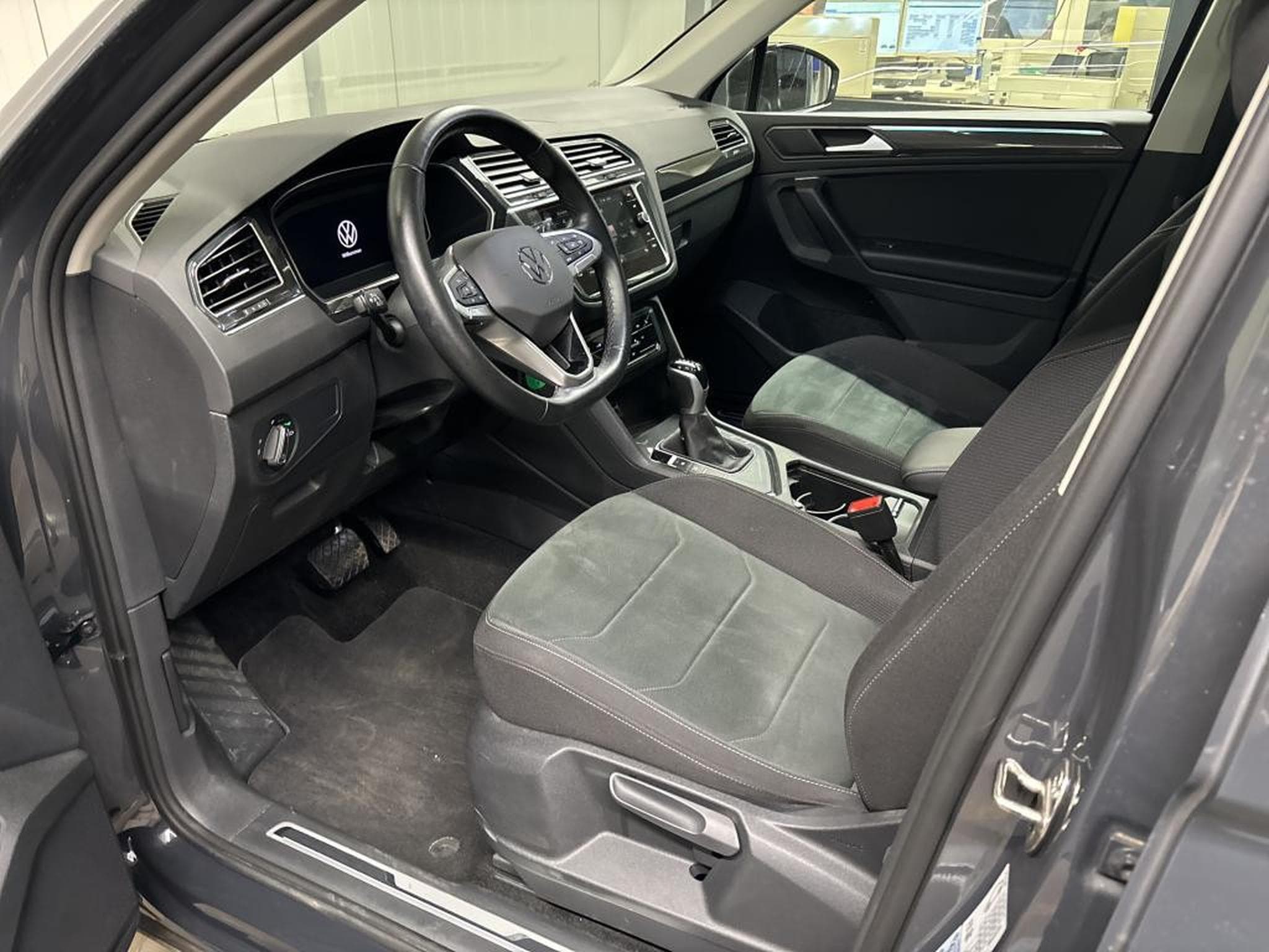 VW Tiguan Elegance 2.0 TDI 150CV DSG7 *PANO* MATRIX *ACC * (2022) - Photo 6