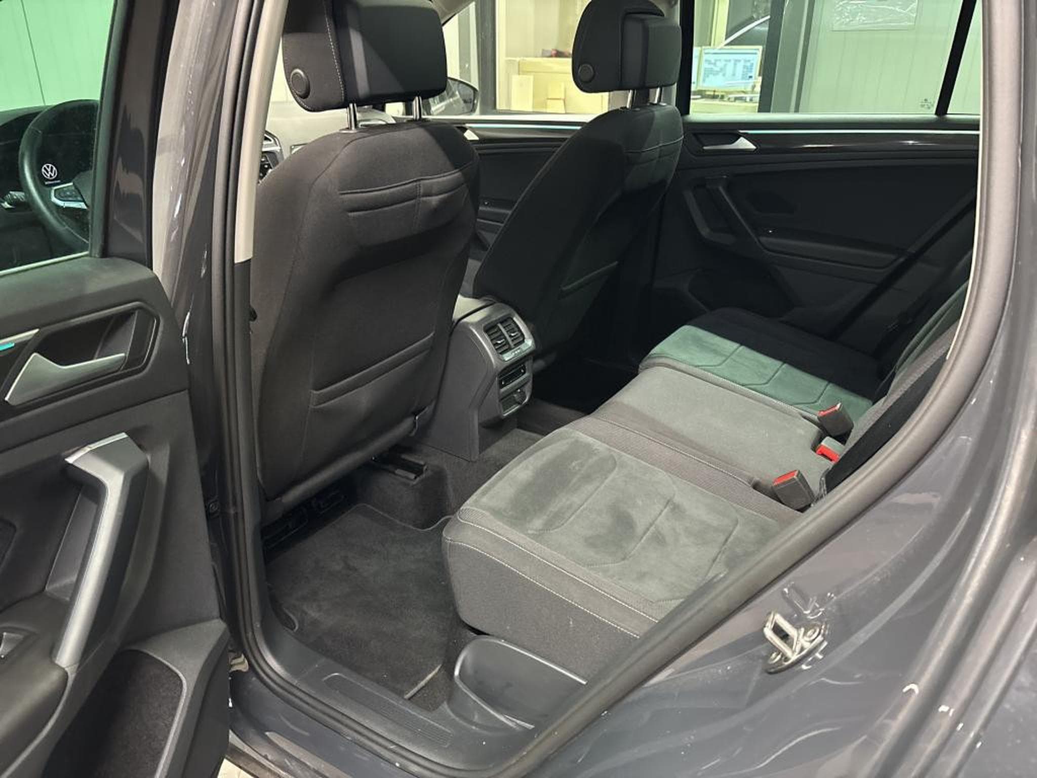 VW Tiguan Elegance 2.0 TDI 150CV DSG7 *PANO* MATRIX *ACC * (2022) - Photo 7
