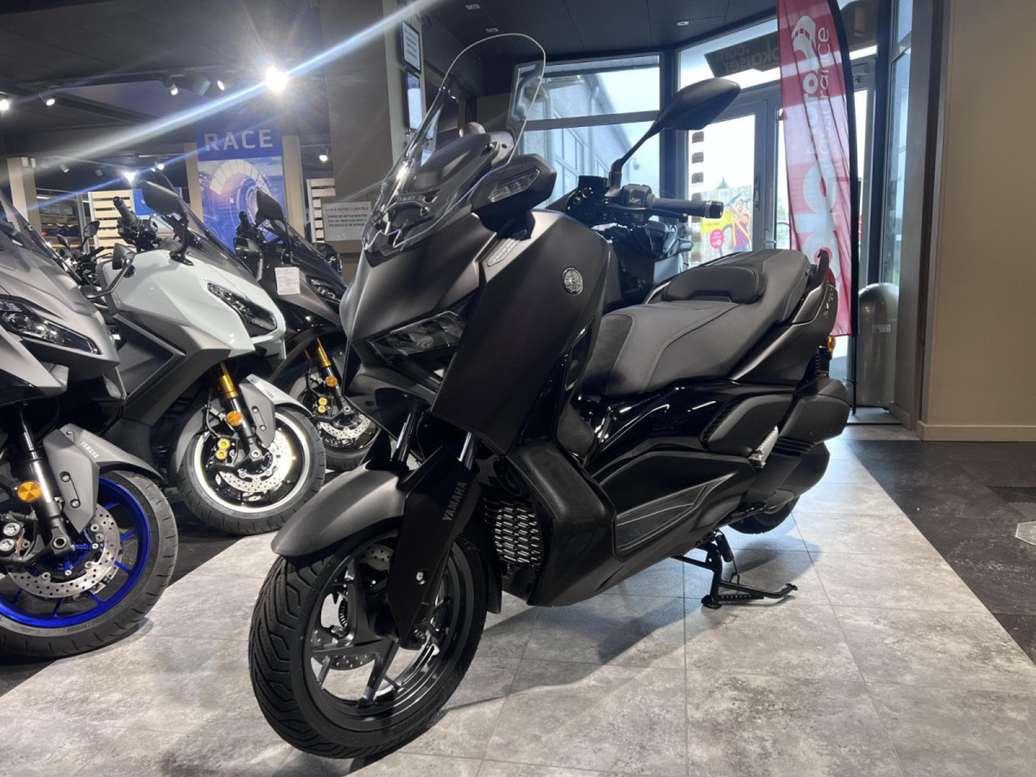 Yamaha X-Max TECH MAX + (2026) - Foto 2