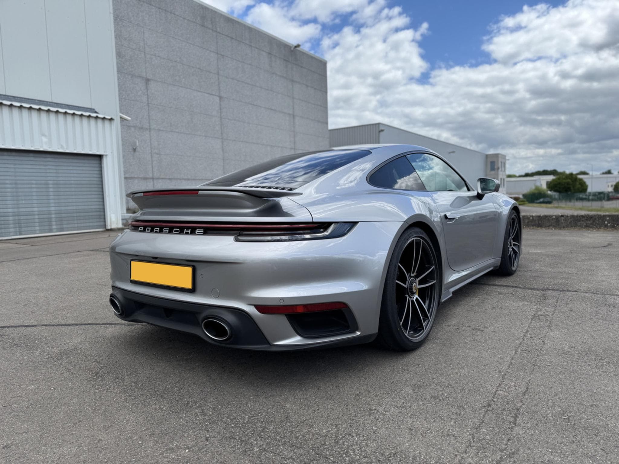 Porsche 911 Turbo S type 992 (2020) - Photo 7