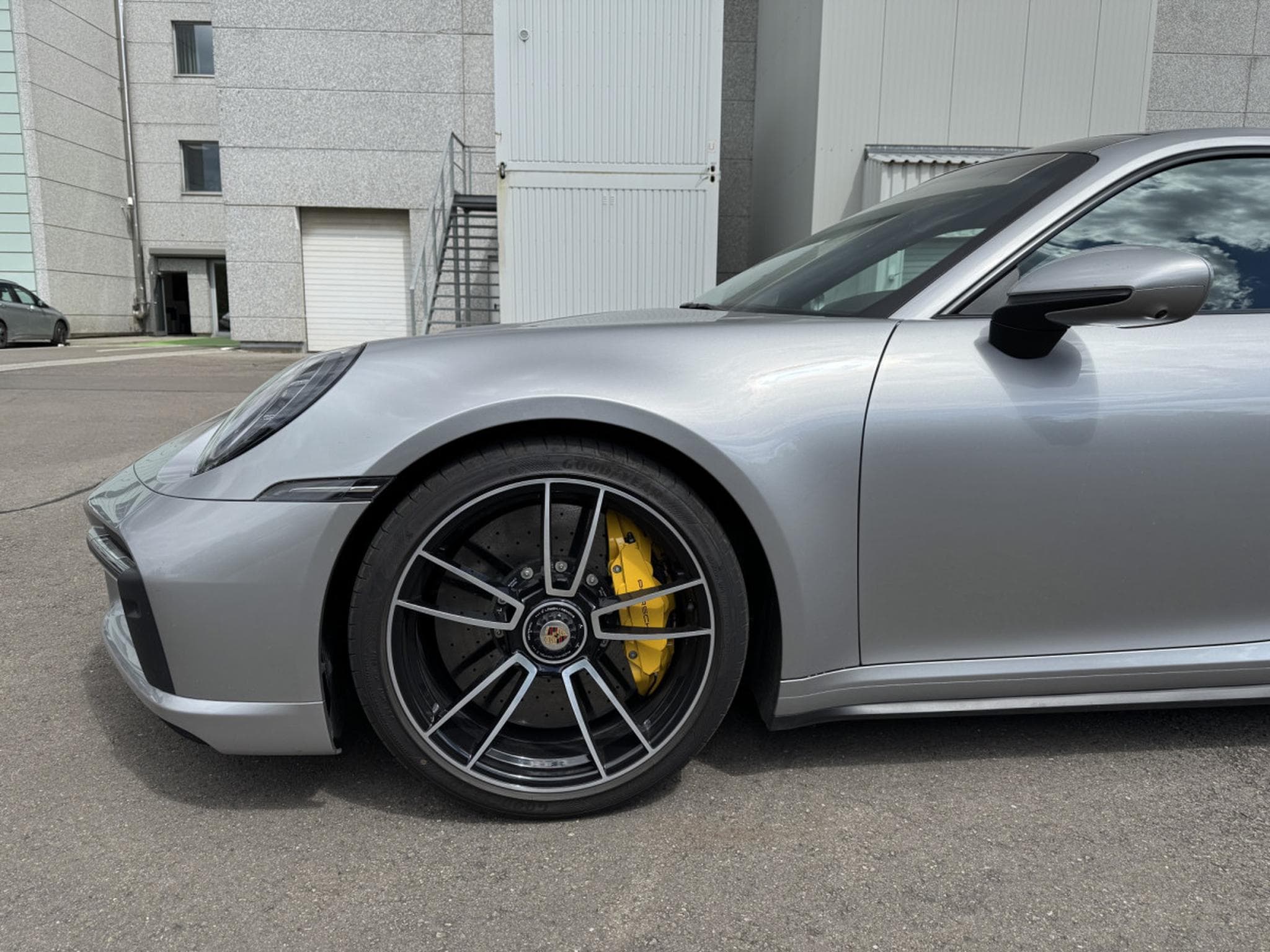 Porsche 911 Turbo S type 992 (2020) - Photo 8