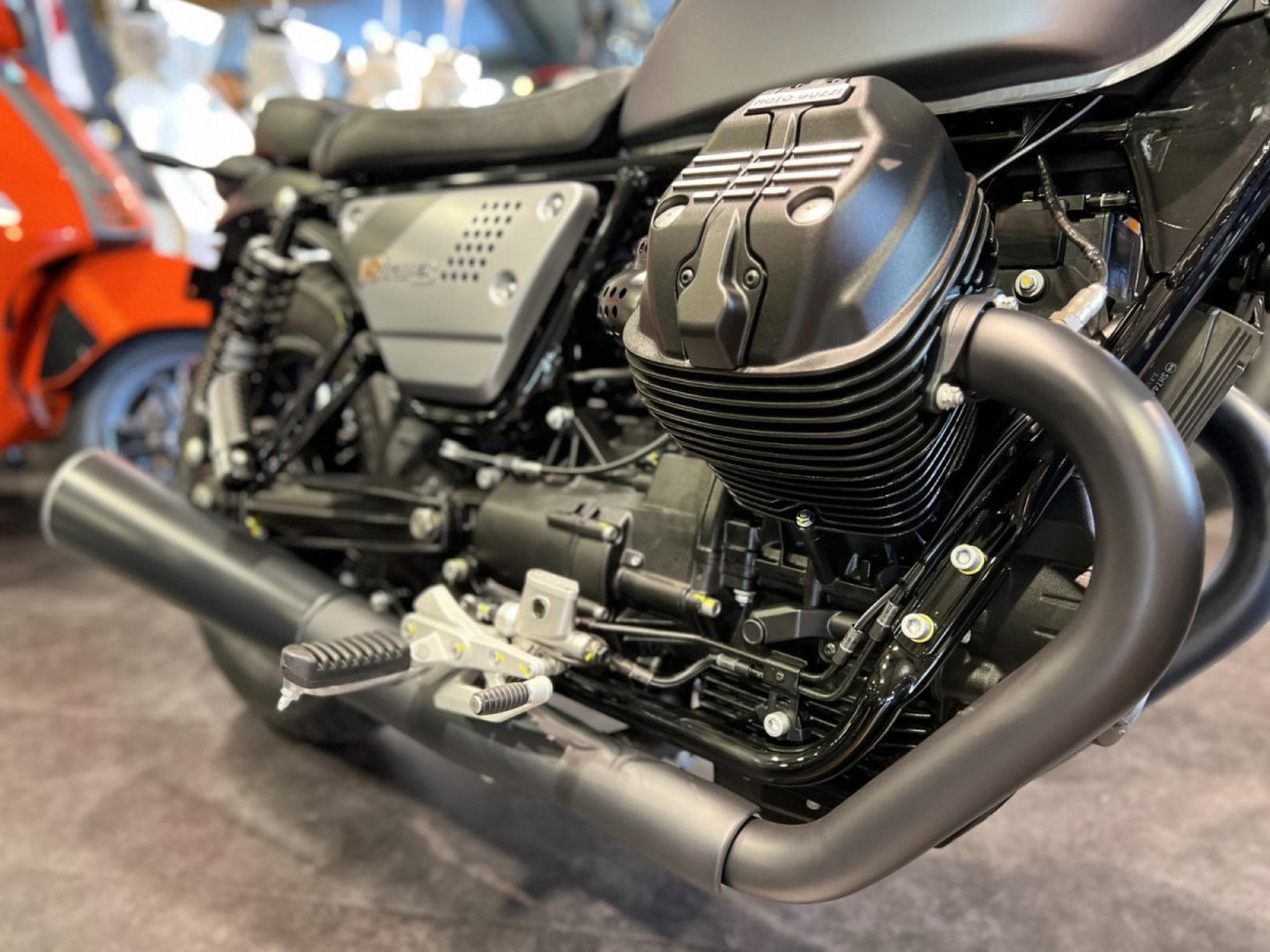 Moto Guzzi V9 Bobber Special Edition (2025) - Photo 6