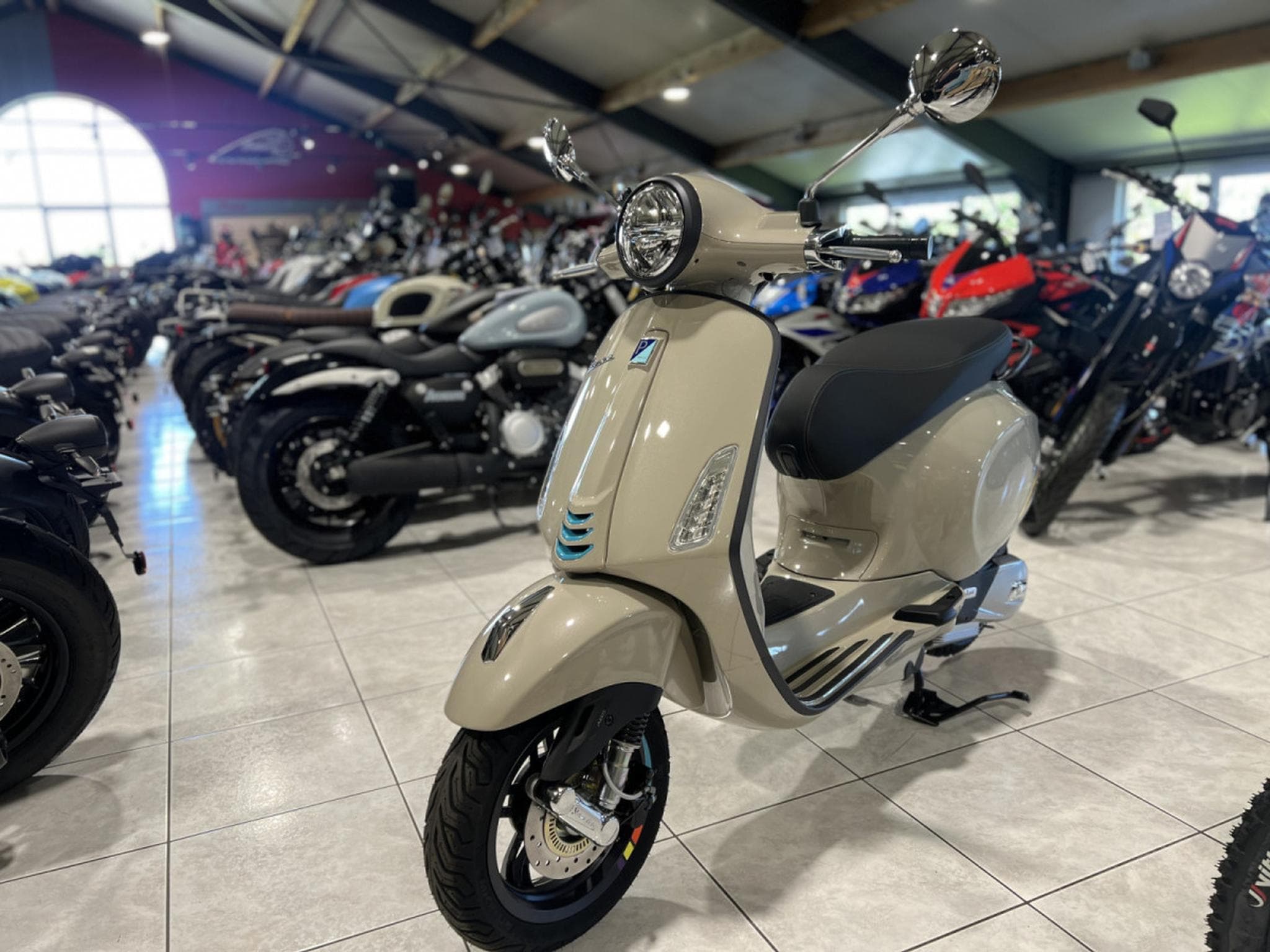 Vespa Primavera S beige (2026) - Photo 2