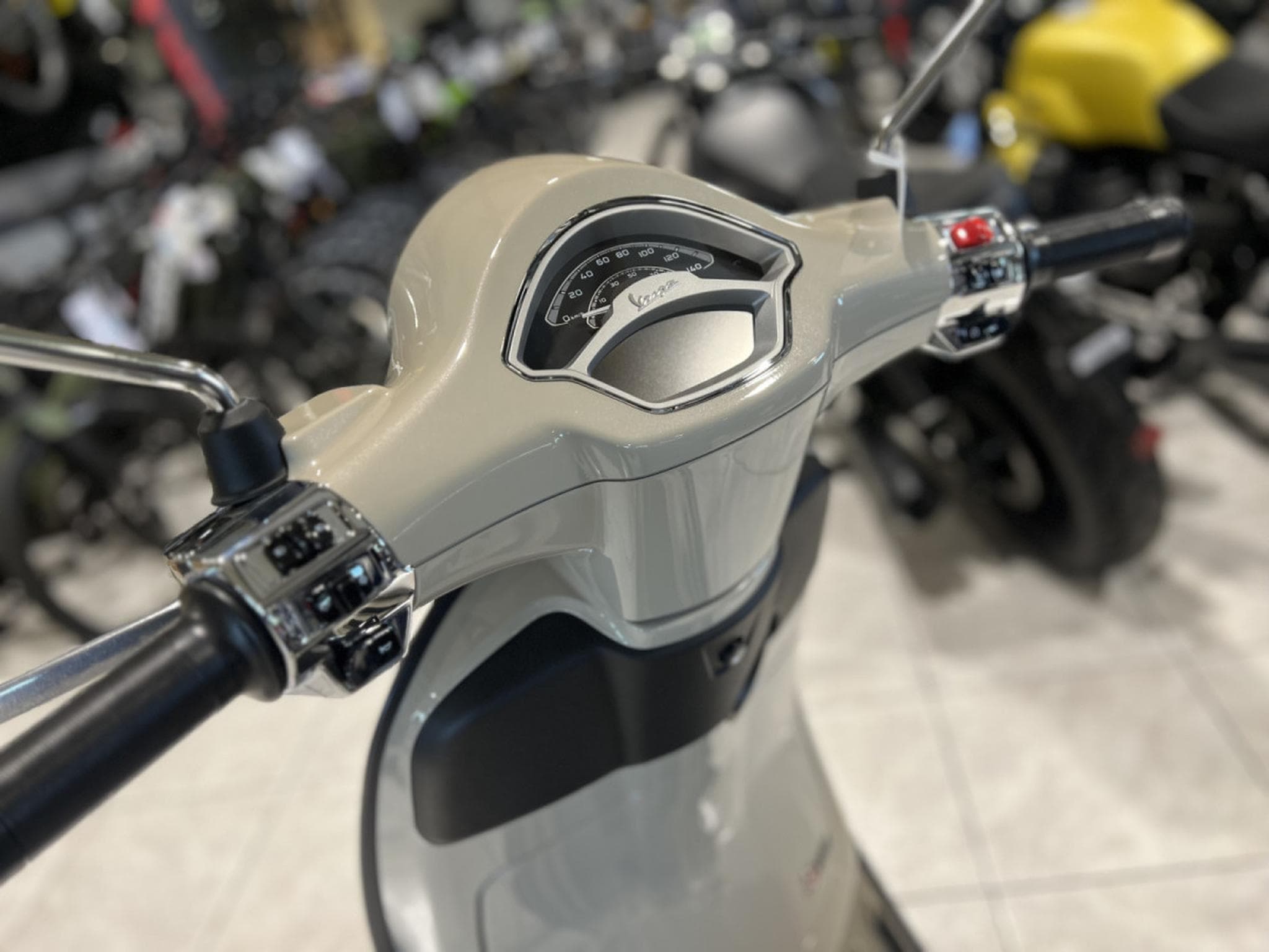 Vespa Primavera S beige (2026) - Photo 6