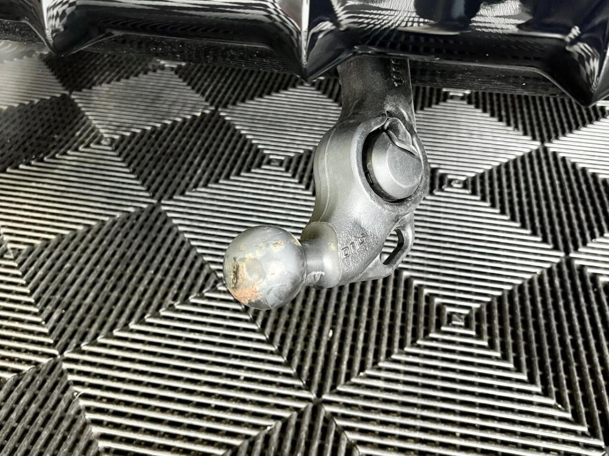 Cupra Formentor VZ 245CV eHybrid DSG6 * CUIR* 360° * PANO* ATTELAGE* (2023) - Photo 17