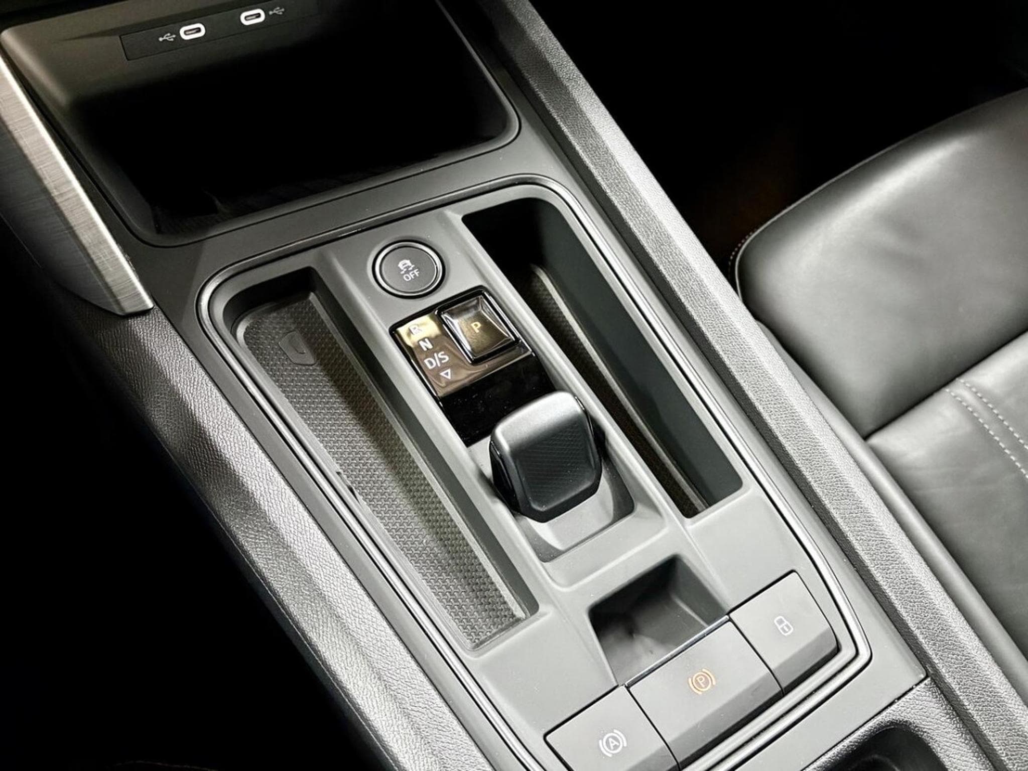 Cupra Formentor VZ 245CV eHybrid DSG6 * CUIR* 360° * PANO* ATTELAGE* (2023) - Photo 9