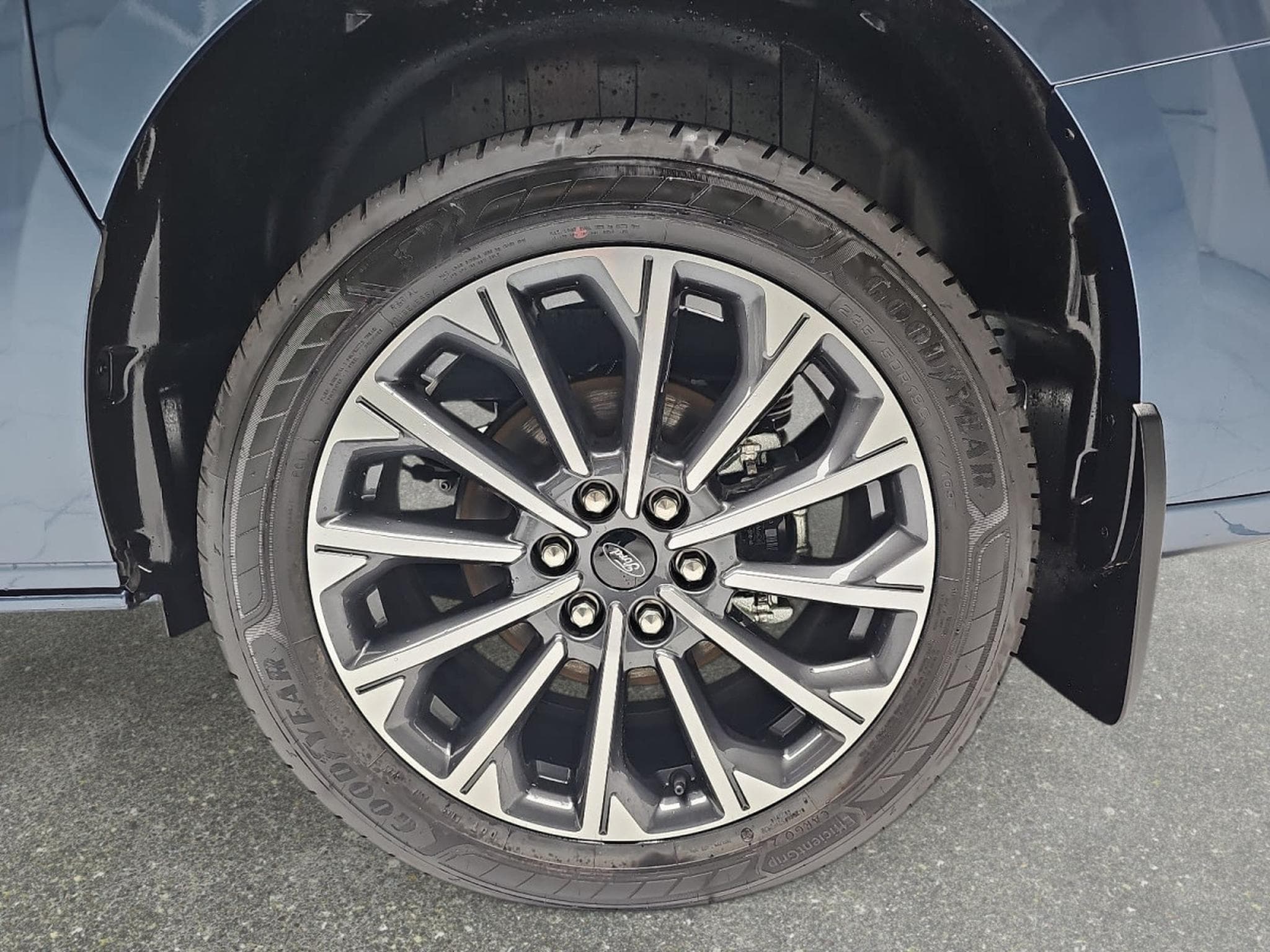 Ford Tourneo 2.0 TDCI ECOBLUE 170 L1 Titanium X (2026) - Photo 6