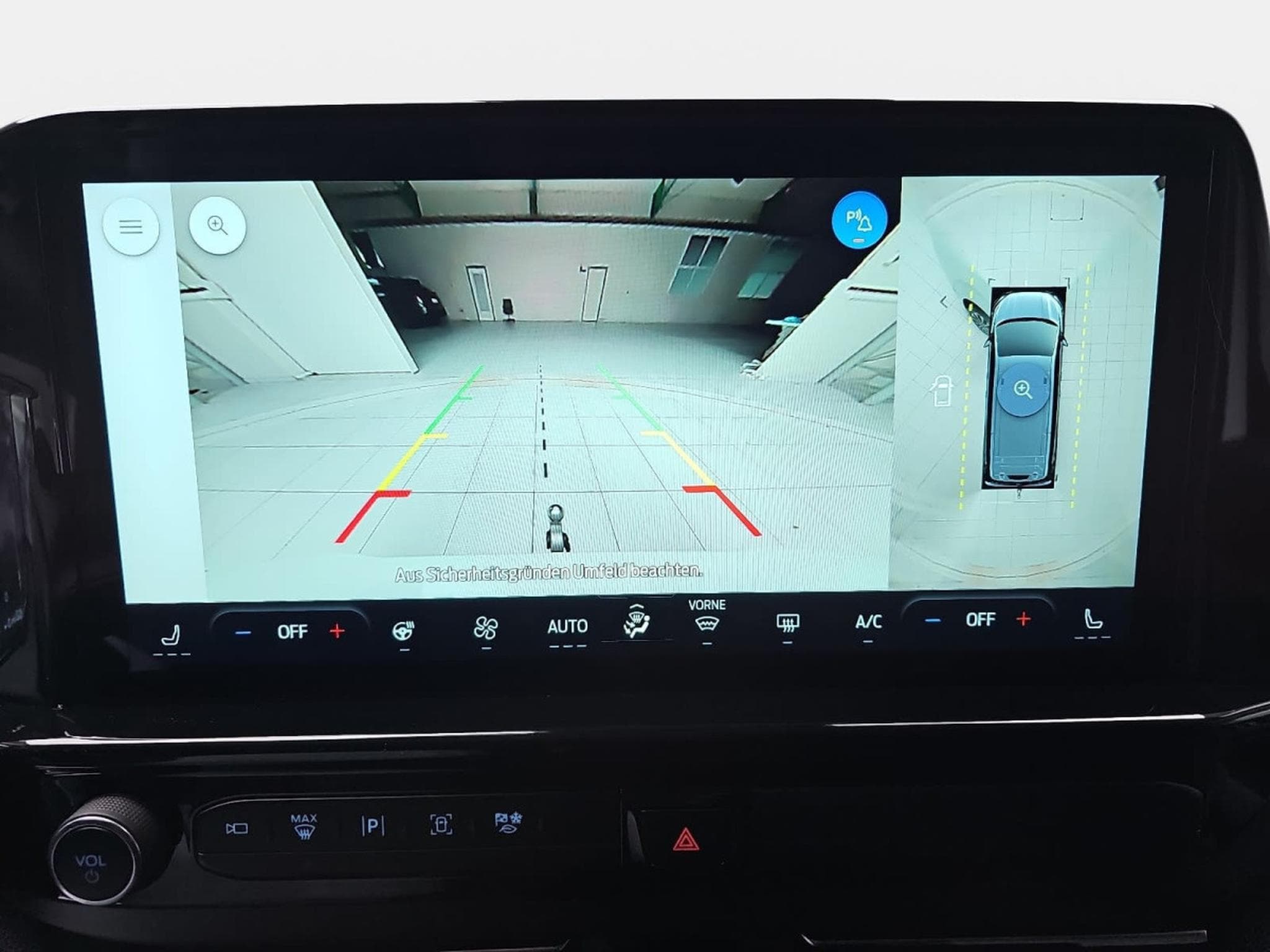 Ford Tourneo 2.0 TDCI ECOBLUE 170 L1 Titanium X (2026) - Photo 9