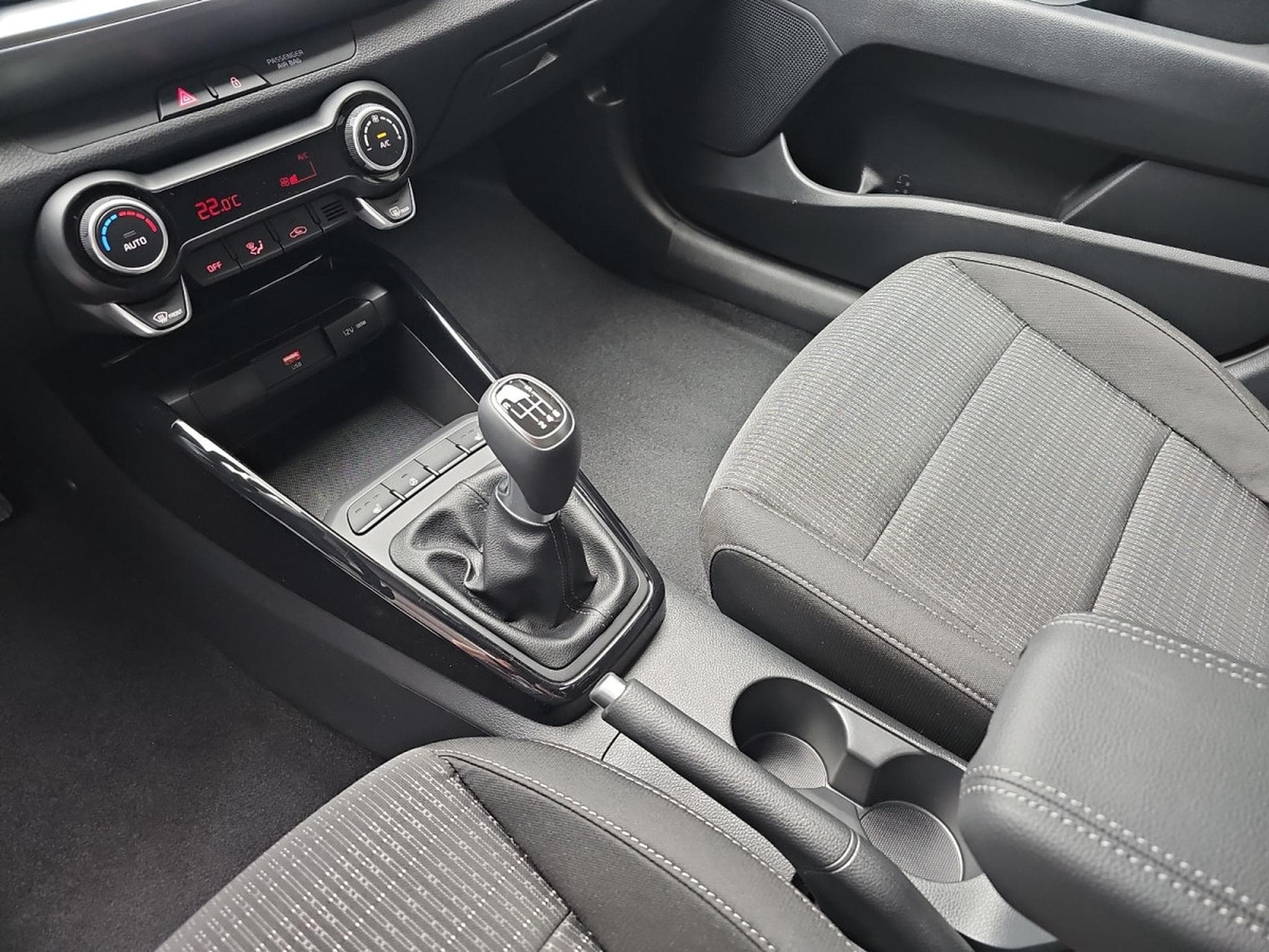 Kia Stonic 1.0 T-GDI 100 Vision (2026) - Photo 11