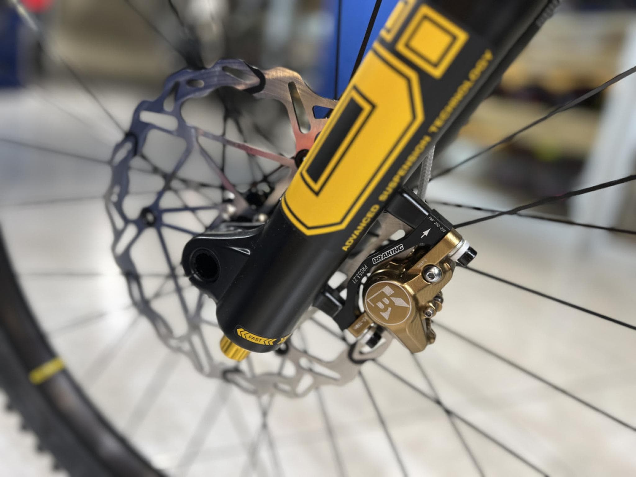 Fantic XXF 2.0 FACTORY Öhlins taille M 720Wh, 29''-27,5'', freins 4 pis (2026) - Foto 8