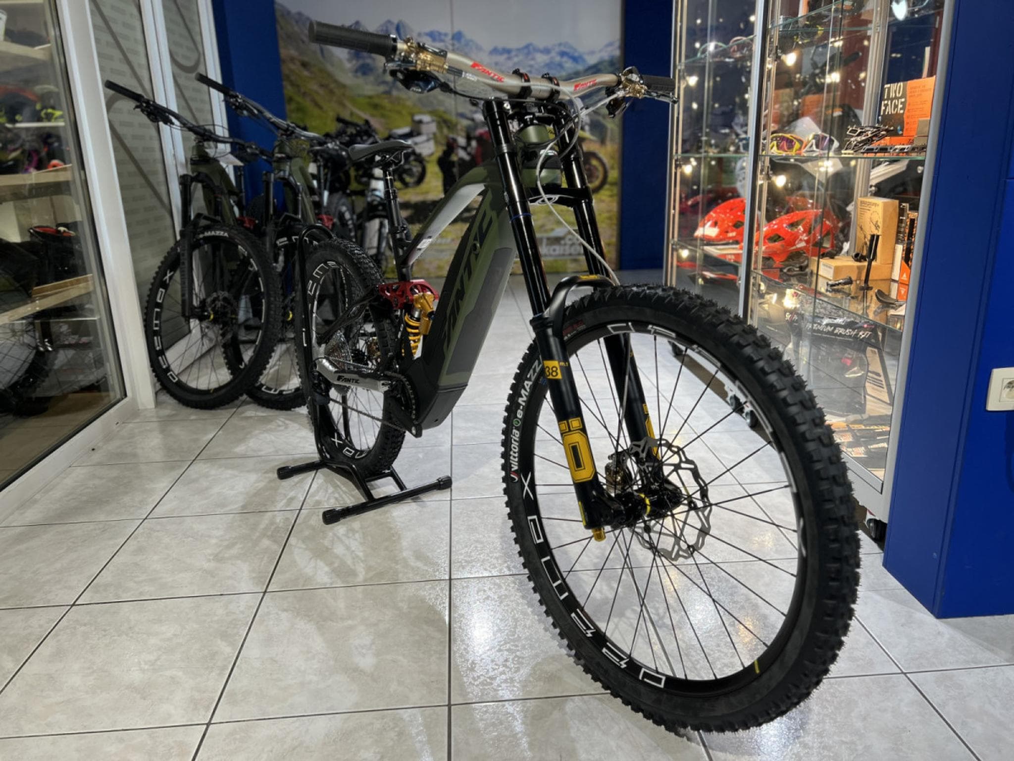 Fantic XXF 2.0 FACTORY Öhlins taille M 720Wh, 29''-27,5'', freins 4 pis (2026) - Foto 9