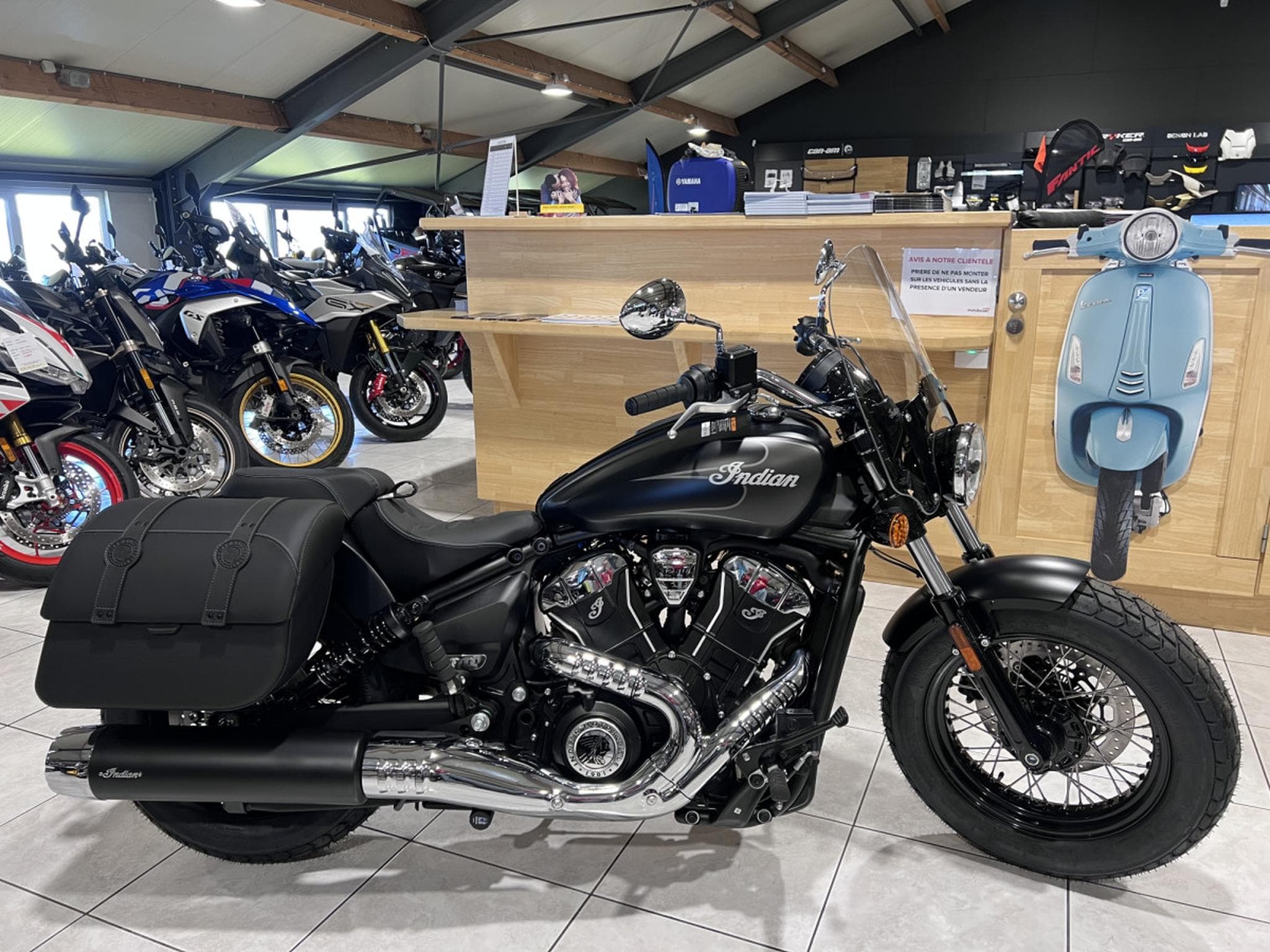 Indian Super Scout 1250 Ltd + Tech Black Smoke w/ graphics (2026) - Photo 1