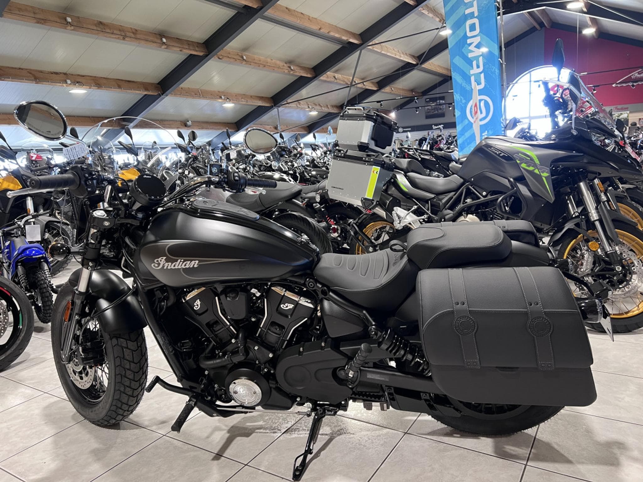 Indian Super Scout 1250 Ltd + Tech Black Smoke w/ graphics (2026) - Photo 4