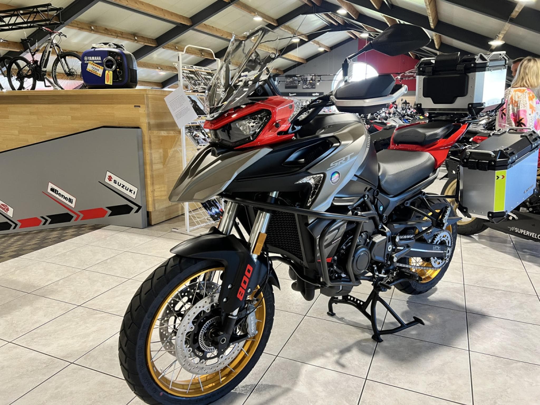 QJmotor SRT 800 SX TOURING (2026) - Foto 2