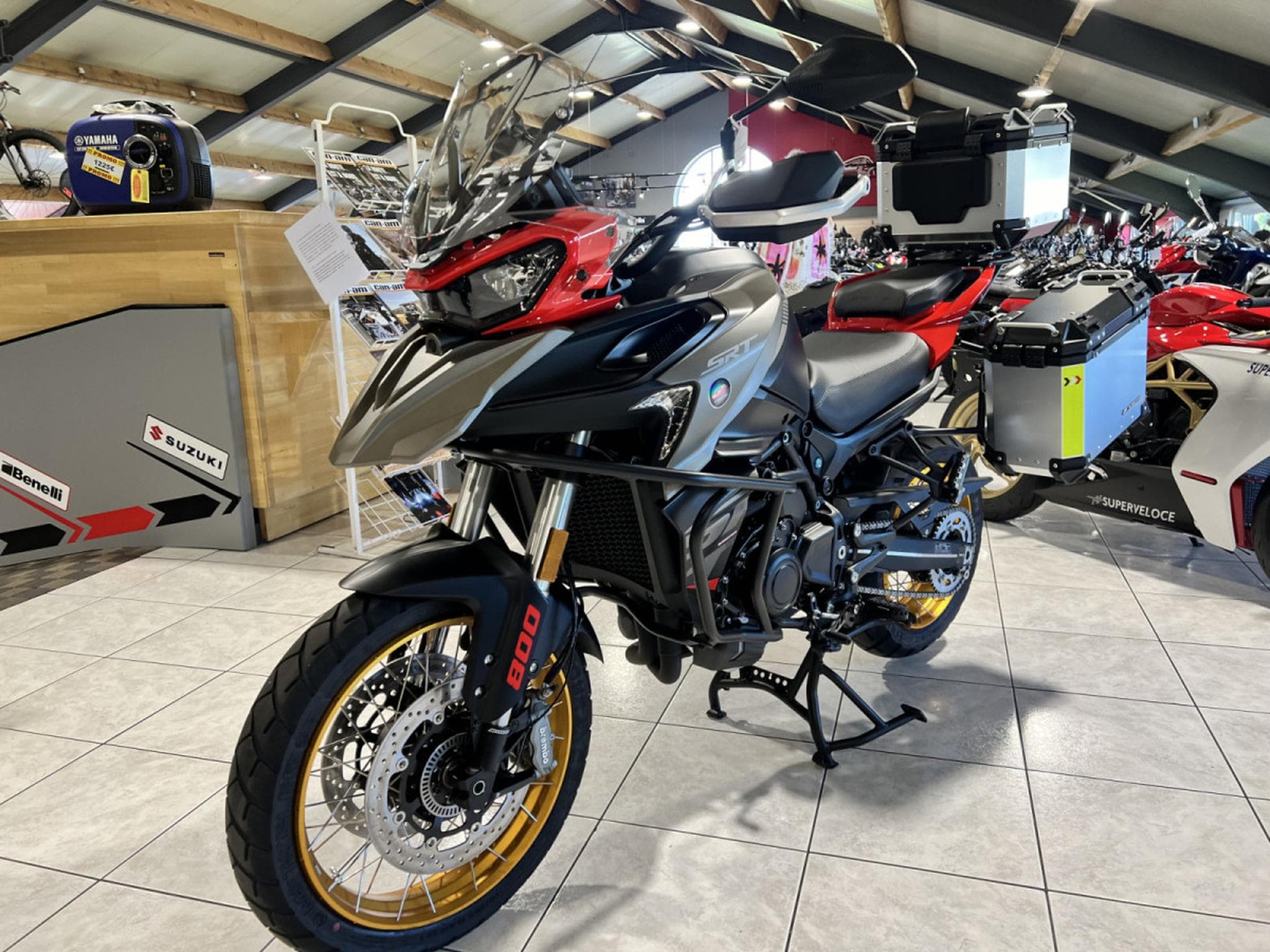 QJmotor SRT 800 SX TOURING (2026) - Foto 3