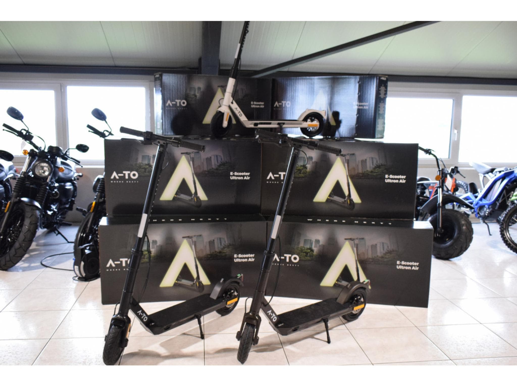 A-TO Ultron E-scooter 350 W 25km/h (2026) - Foto 2