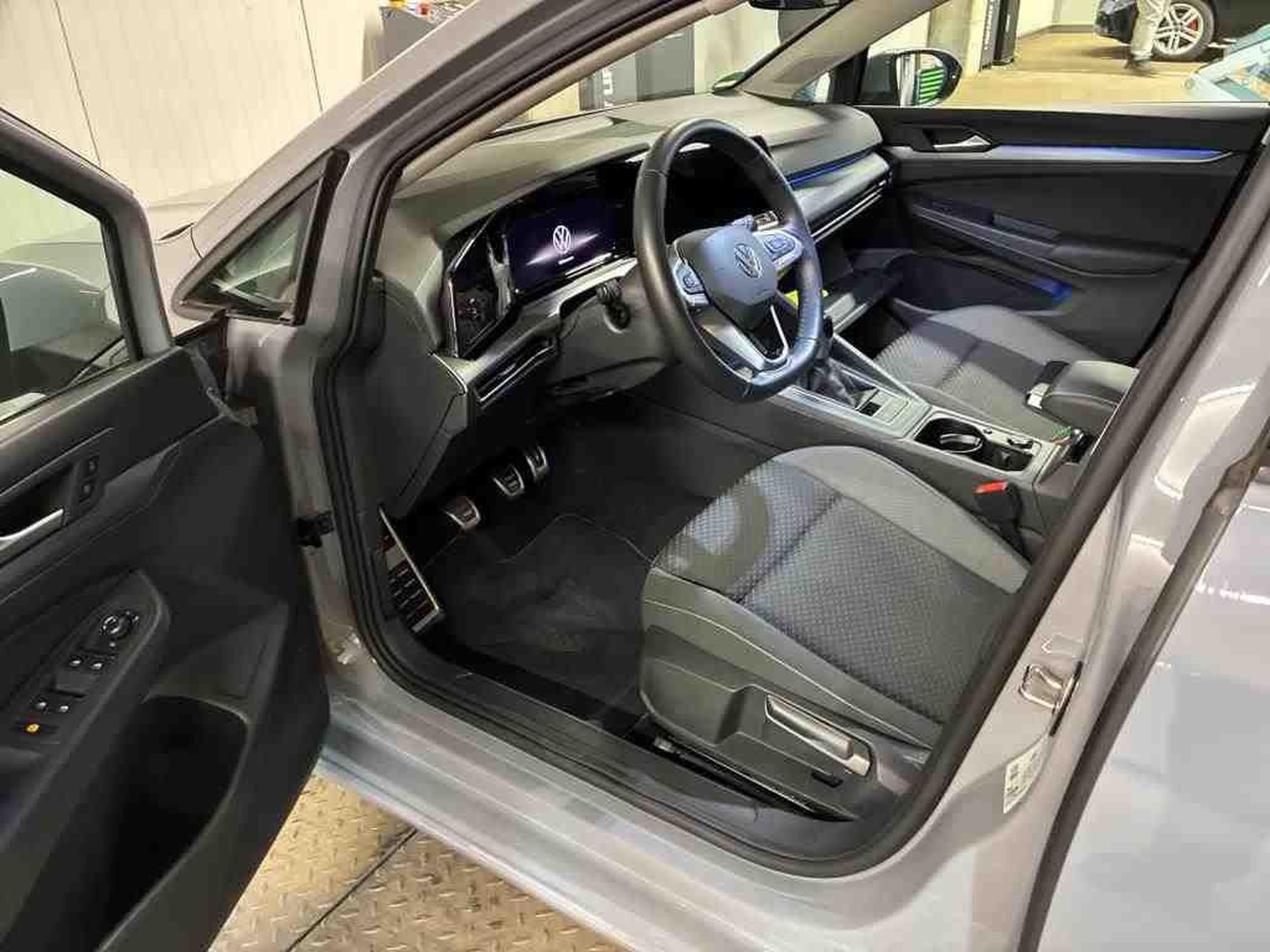 VW Golf Life ACTIVE 1.5 TSI BVM6 130 CV *ACC* NAVI* *GARANTIE CONSTR (2023) - Photo 8