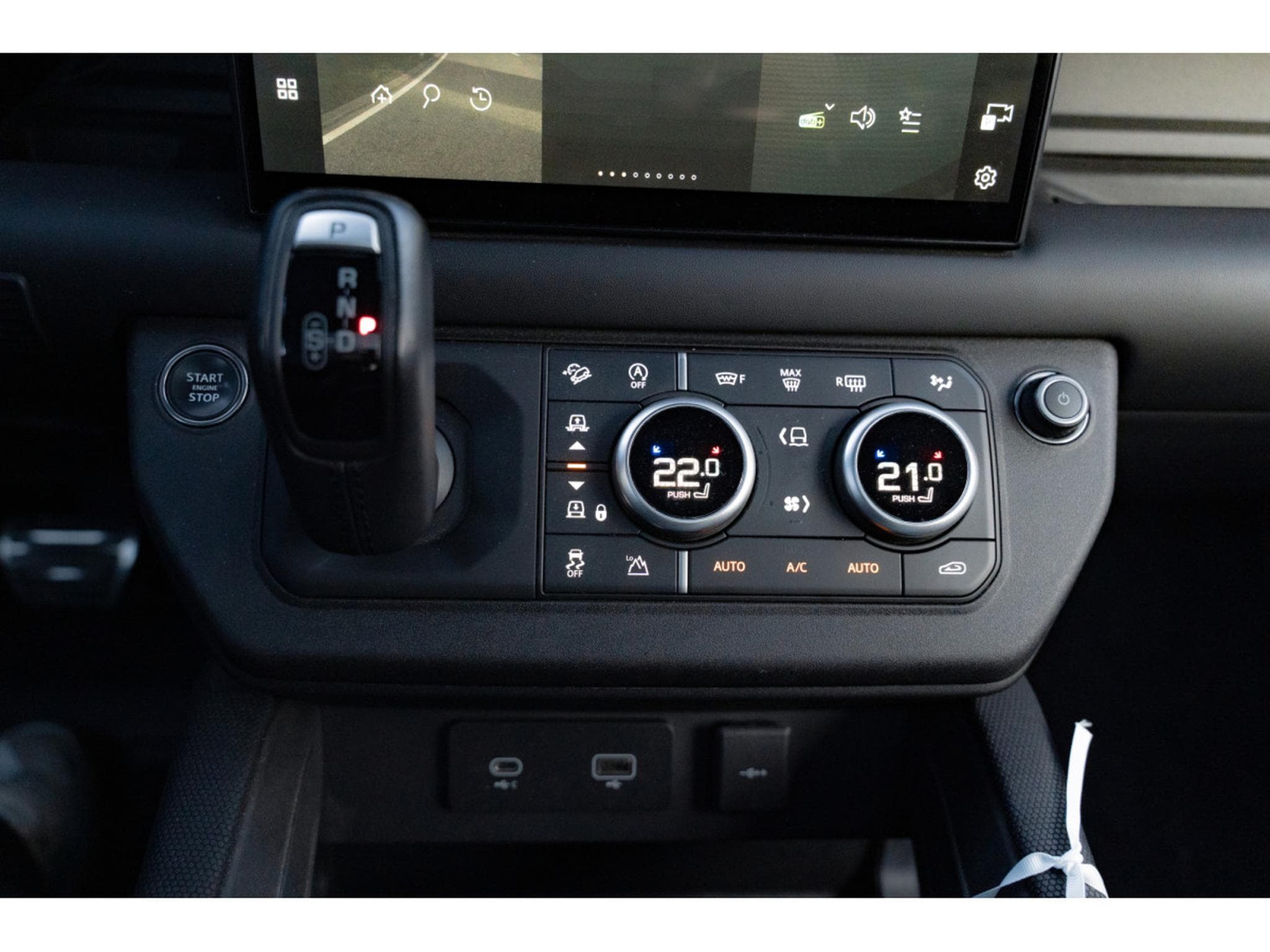 Land-Rover Defender 90 P525 / EXTENDED BLACK (2023) - Photo 12