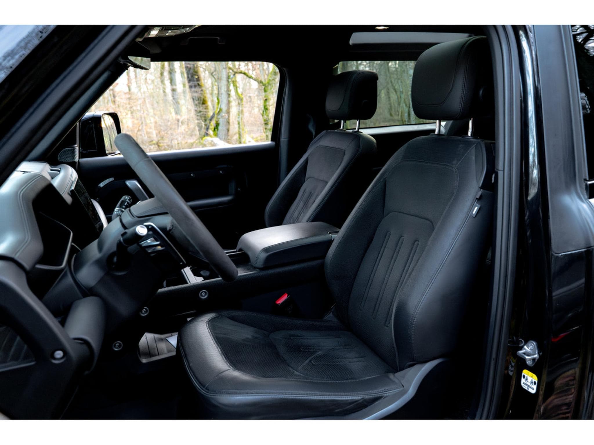 Land-Rover Defender 90 P525 / EXTENDED BLACK (2023) - Photo 5