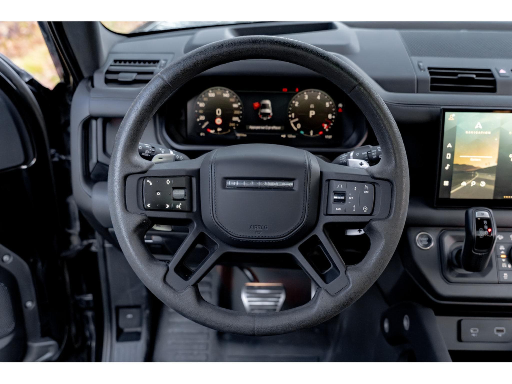 Land-Rover Defender 90 P525 / EXTENDED BLACK (2023) - Photo 8