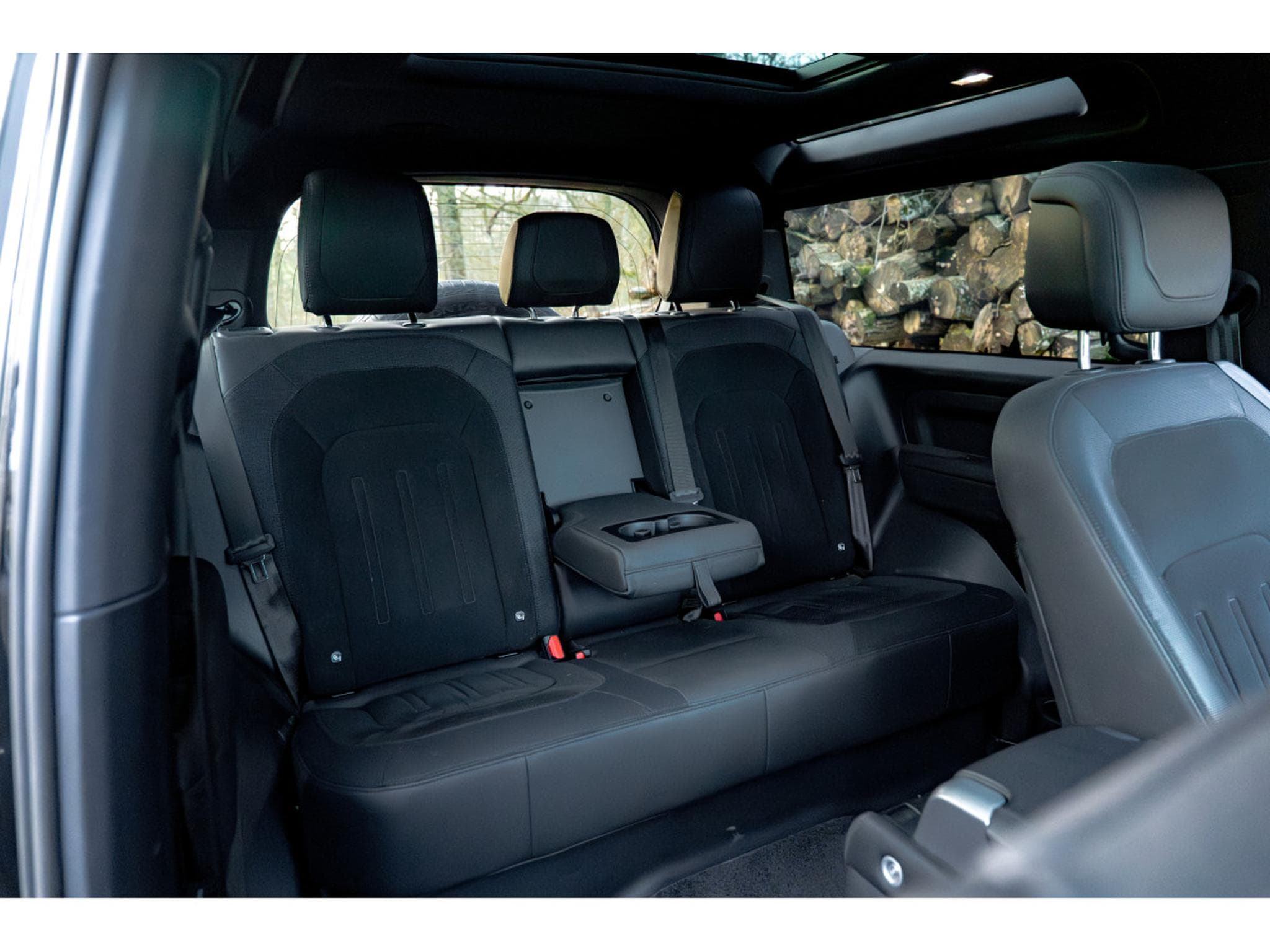 Land-Rover Defender 90 P525 / EXTENDED BLACK (2023) - Photo 9