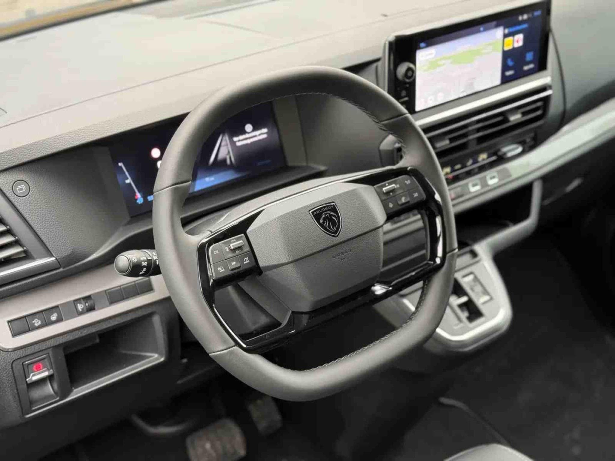 Peugeot Traveller 2.0 BlueHDI 180 AT8 Kombi L3 Premium (2025) - Foto 7