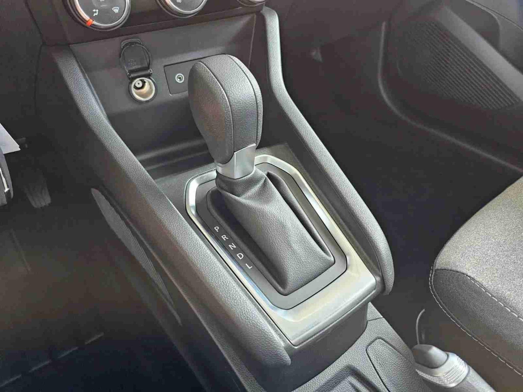 Renault Clio 1.0 TCE EDC 90 Evolution (2025) - Foto 15