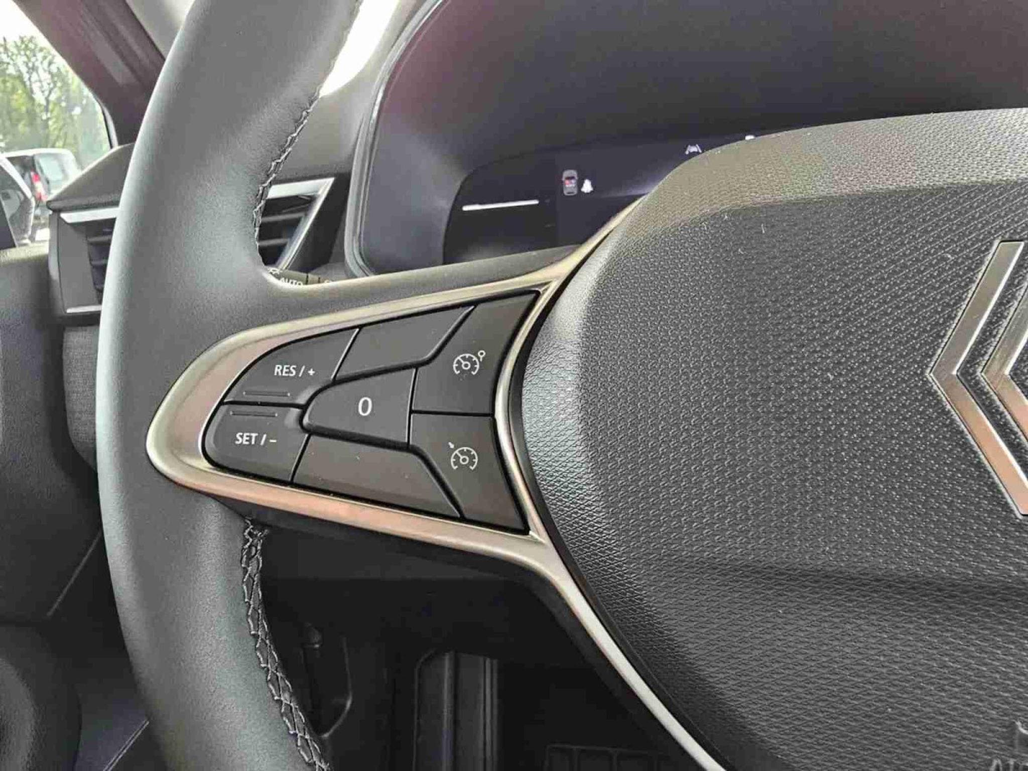 Renault Clio 1.0 TCE EDC 90 Evolution (2025) - Foto 16