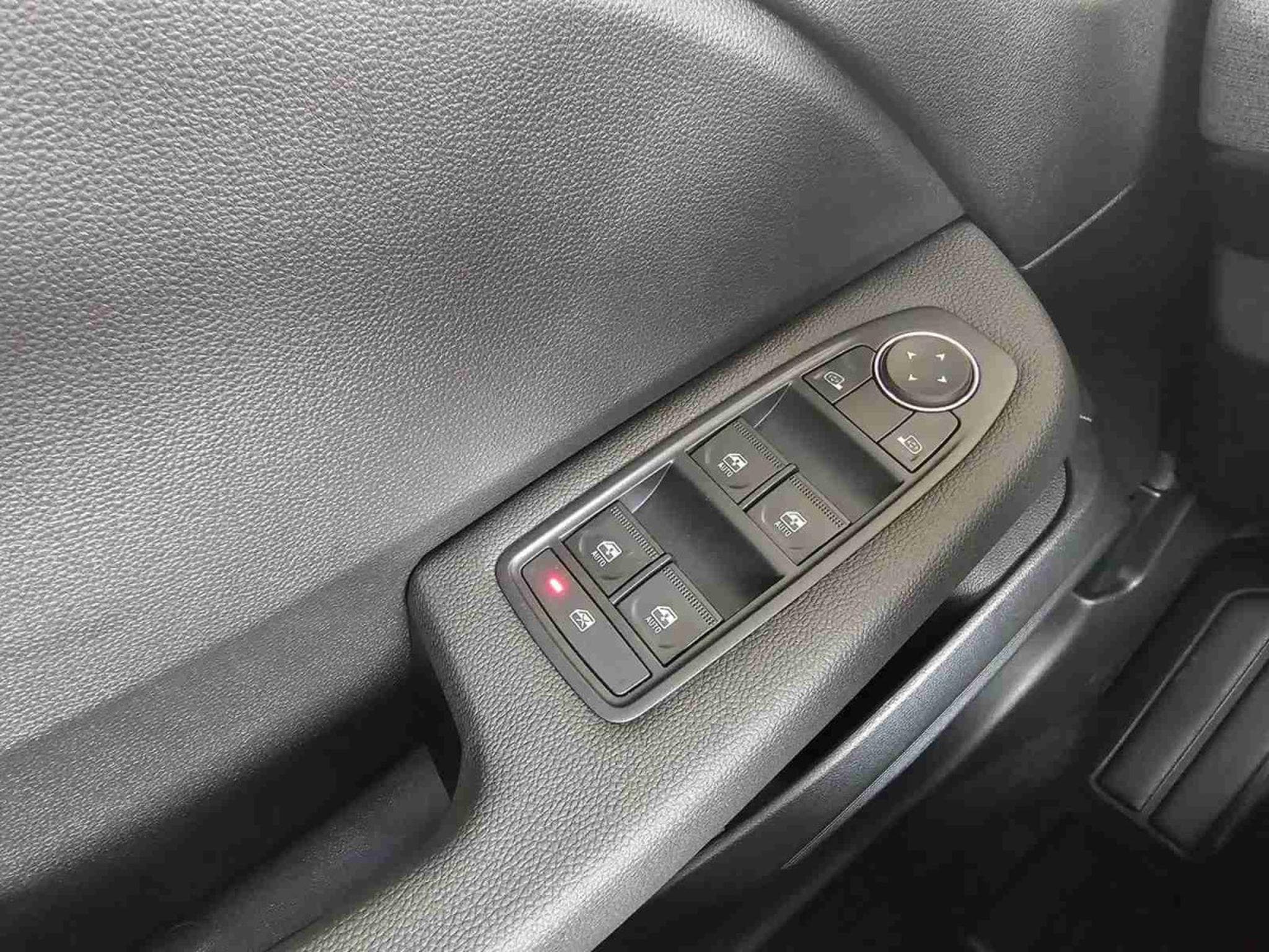 Renault Clio 1.0 TCE EDC 90 Evolution (2025) - Foto 17