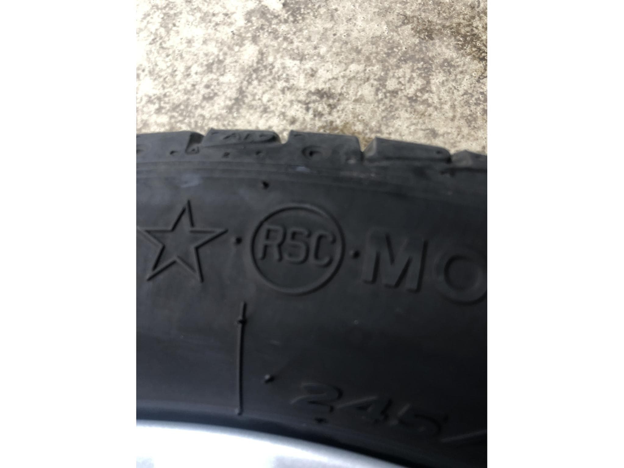 Jantes alu + Pneus é – 18" - Photo 3