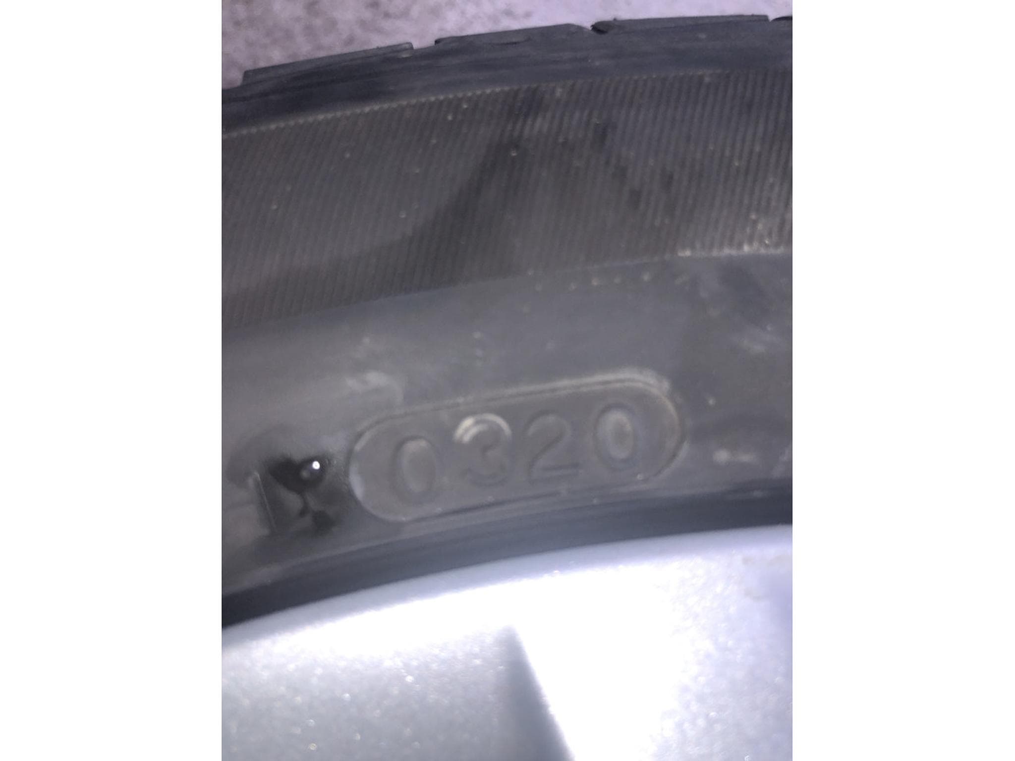 Jantes alu + Pneus é – 18" - Photo 5