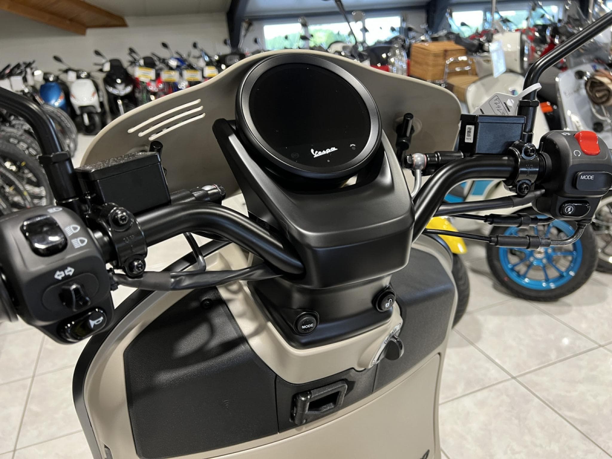 Vespa GTV 310 (2026) - Foto 4