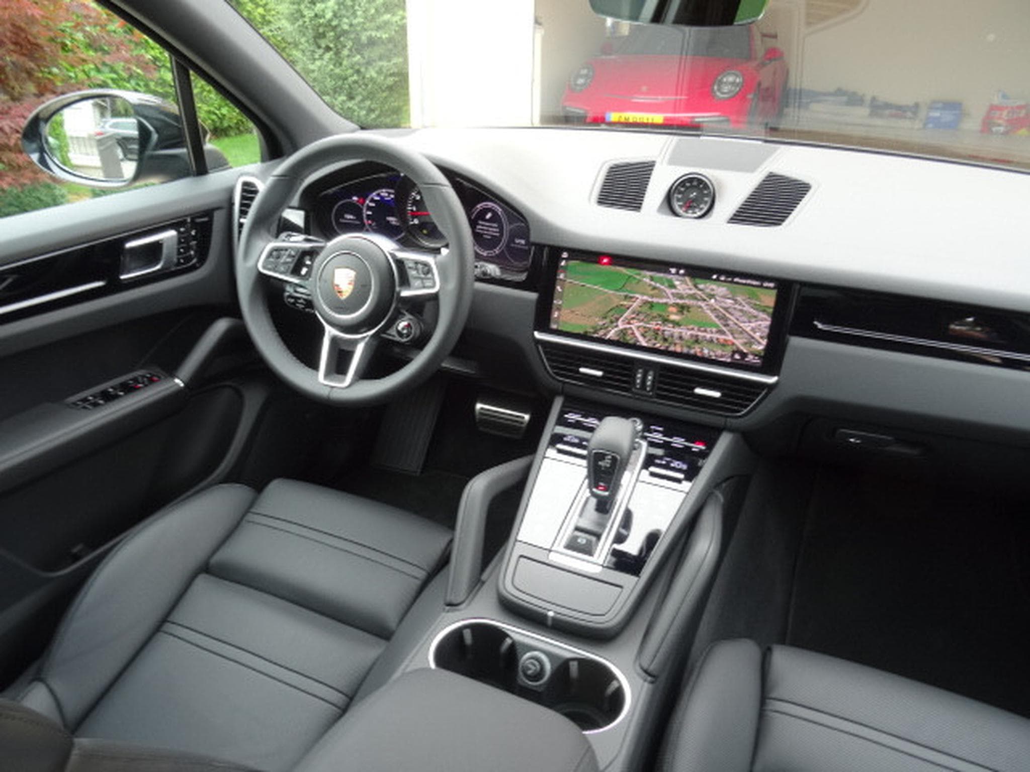 Porsche Cayenne S (2018) - Photo 10