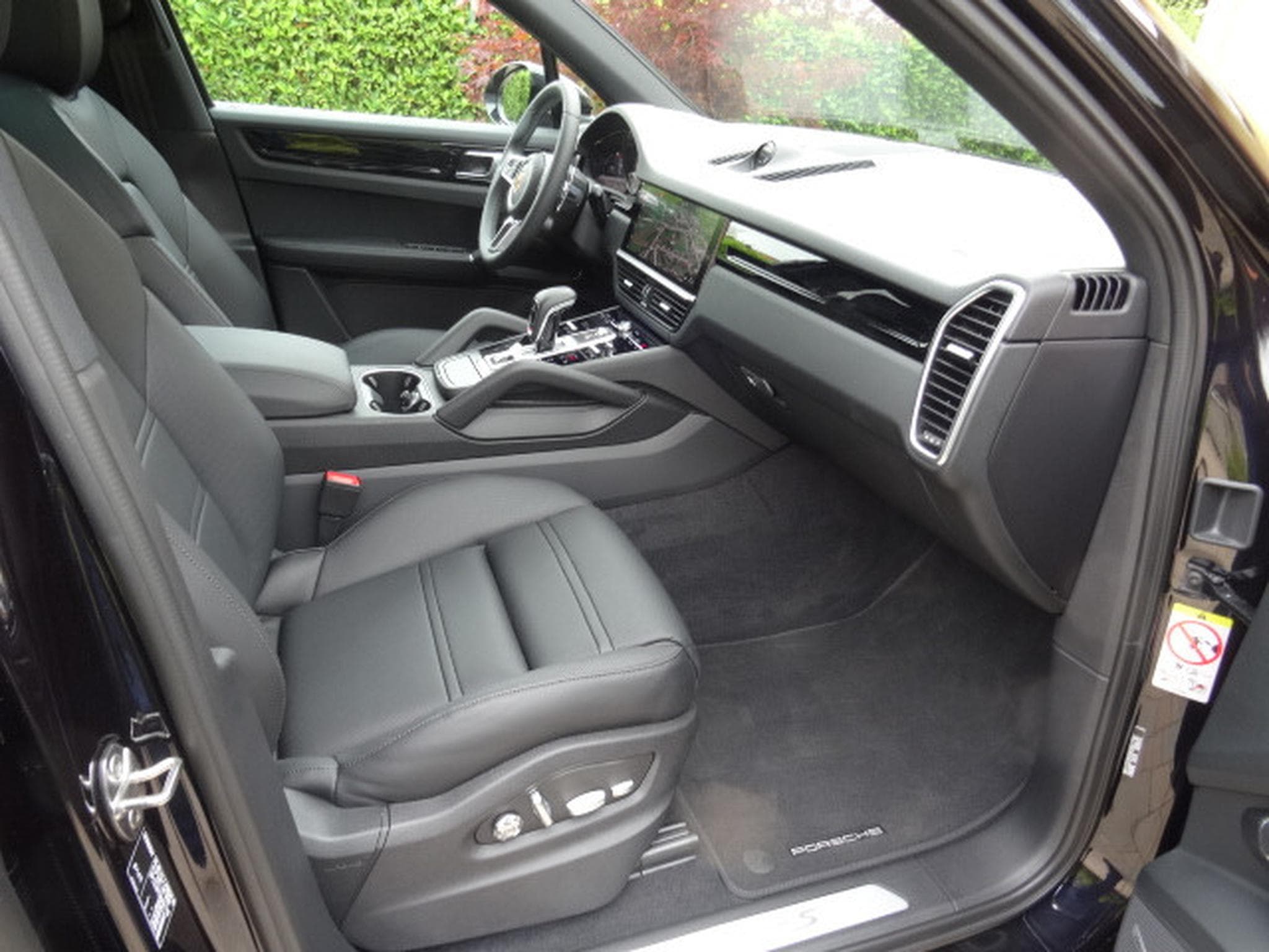 Porsche Cayenne S (2018) - Photo 11