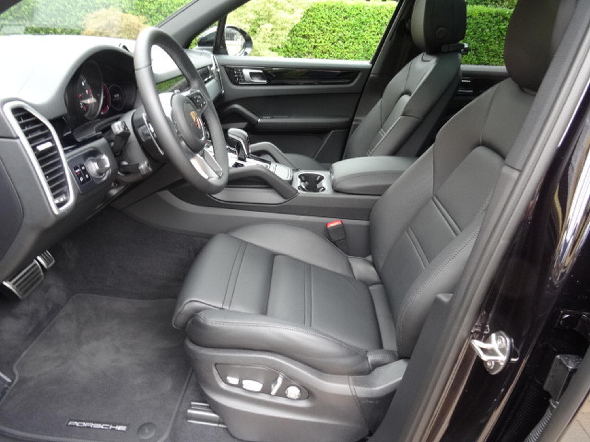 Porsche Cayenne S (2018) - Photo 14